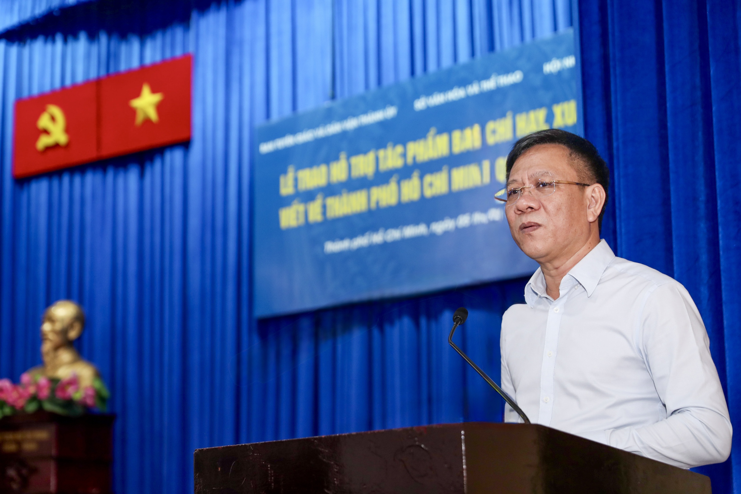 Khen thưởng c&aacute;c t&aacute;c phẩm b&aacute;o ch&iacute; xuất sắc viết về TPHCM trong qu&yacute; III/2025 - Ảnh 1.