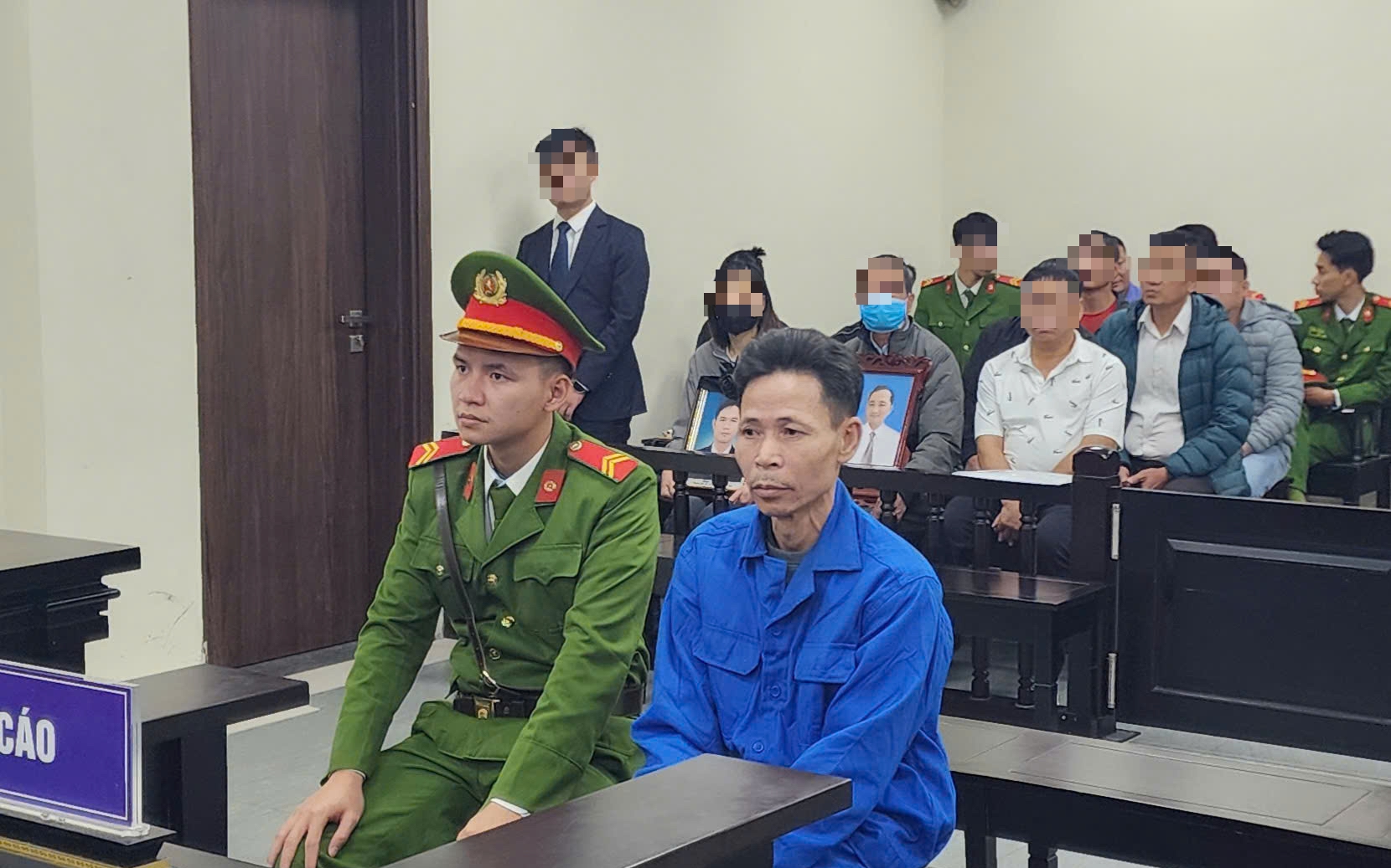 Tình tiết bất ngờ tại phiên tòa vụ đổ xăng đốt quán cà phê làm 11 người tử vong