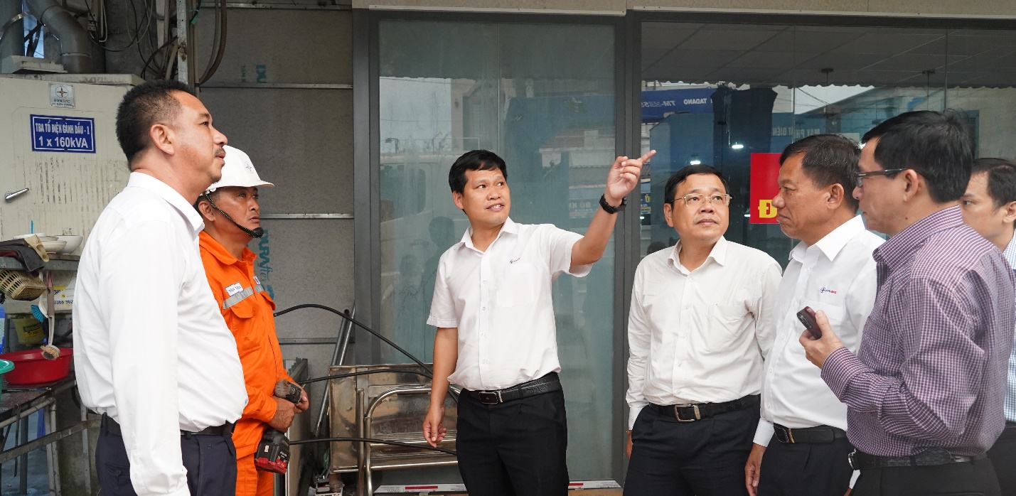 Chia sẻ của người dân và doanh nghiệp sau vụ đứt cáp ngầm dẫn điện ra Phú Quốc - Ảnh 4.