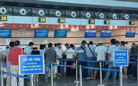 Nam hành khách chuyến bay Vietnam Airlines bỏ quên 110 triệu đồng tại sân bay