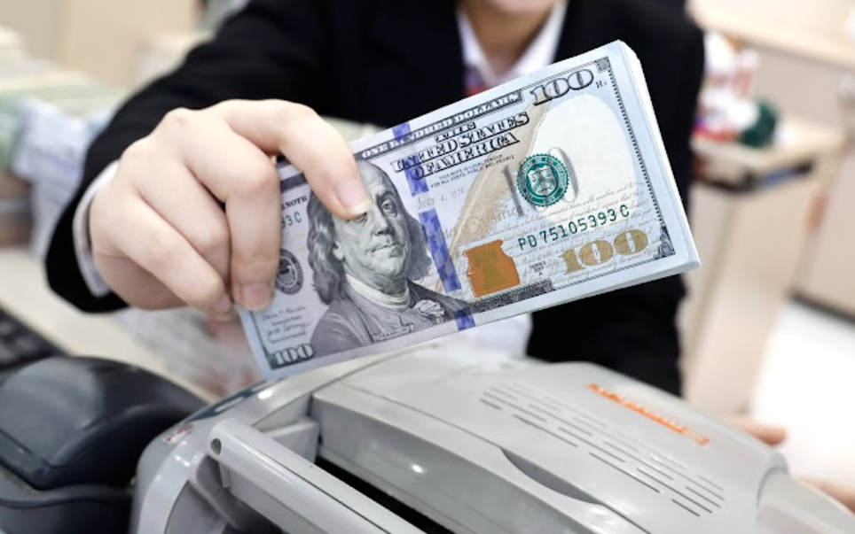 Tỉ giá tại Việt Nam tăng, Ngân hàng Nhà nước bán ngoại tệ can thiệp