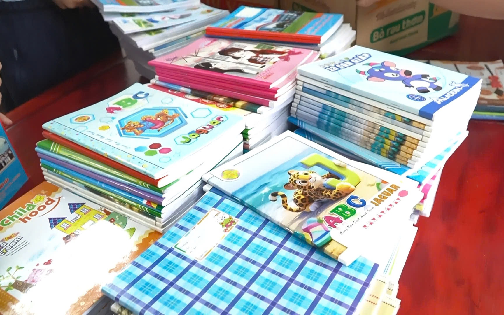 Gom góp yêu thương  tặng bạn sau bão lũ
