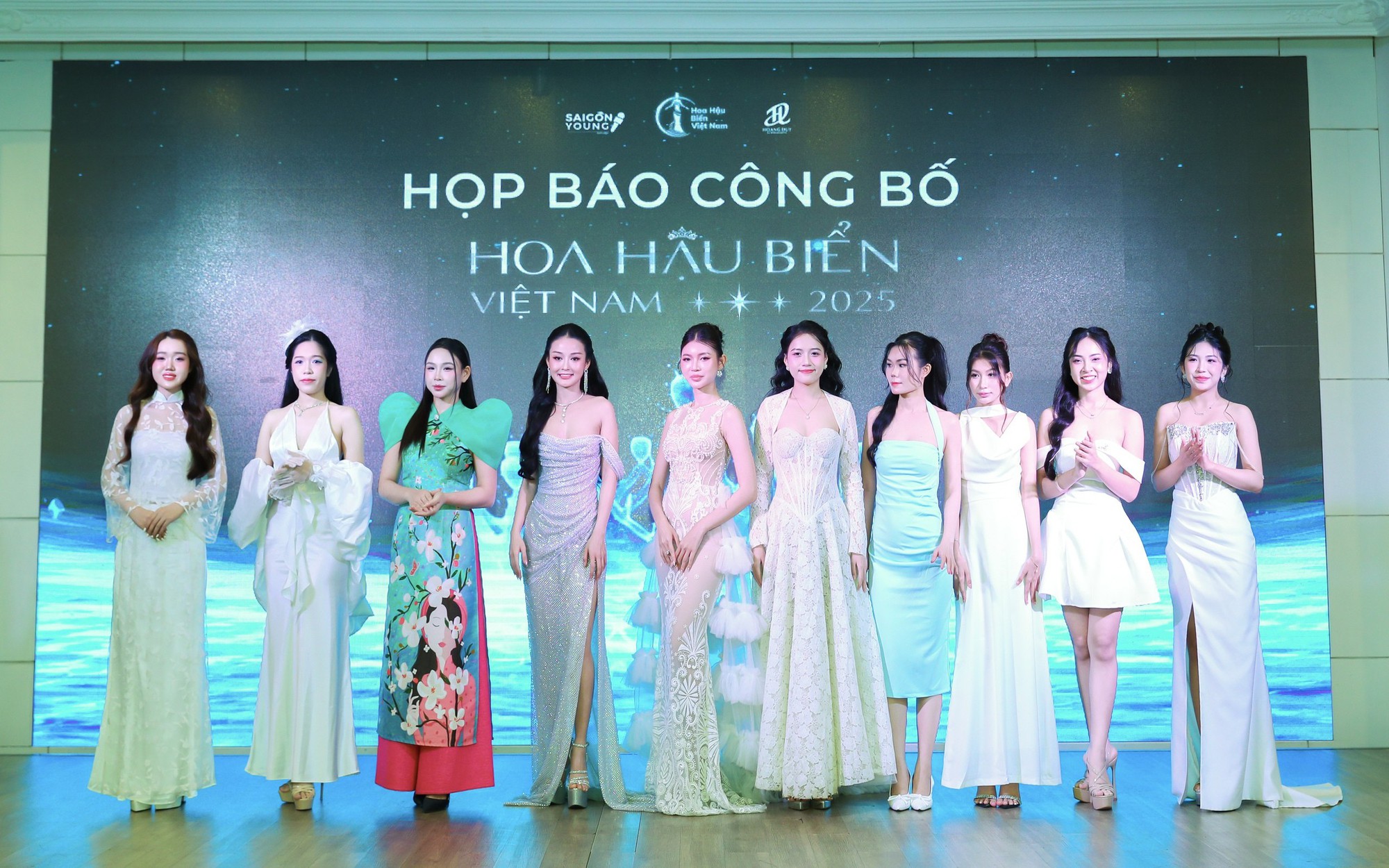 Thông tin nổi bật tại TPHCM 6-12: Khoảnh khắc thoát nạn vụ cháy quán ăn; thêm cuộc thi hoa hậu...