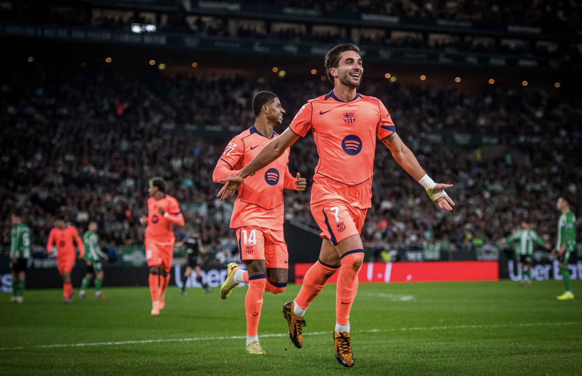 Hat-trick của Ferran Torres gi&uacute;p Barcelona thắng trận cầu 8 b&agrave;n - Ảnh 2.