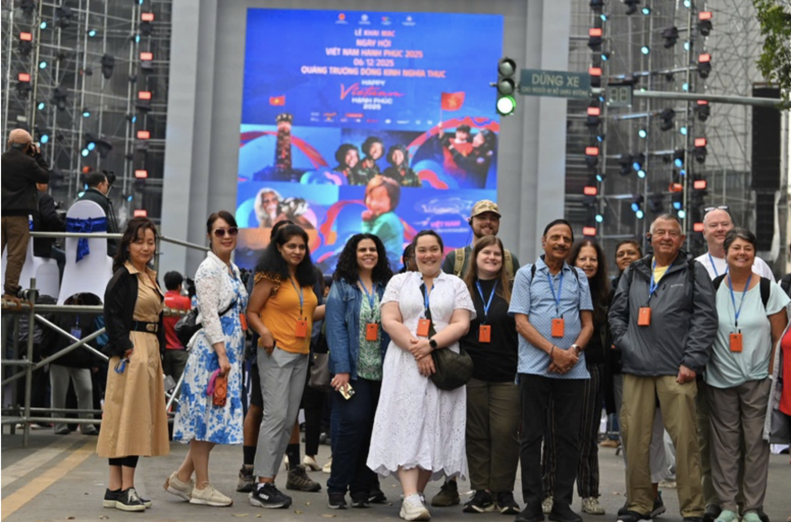 Ng&agrave;y hội Việt Nam hạnh ph&uacute;c - Vietnam Happy Fest 2025 lan tỏa y&ecirc;u thương giữa l&ograve;ng H&agrave; Nội - Ảnh 2.