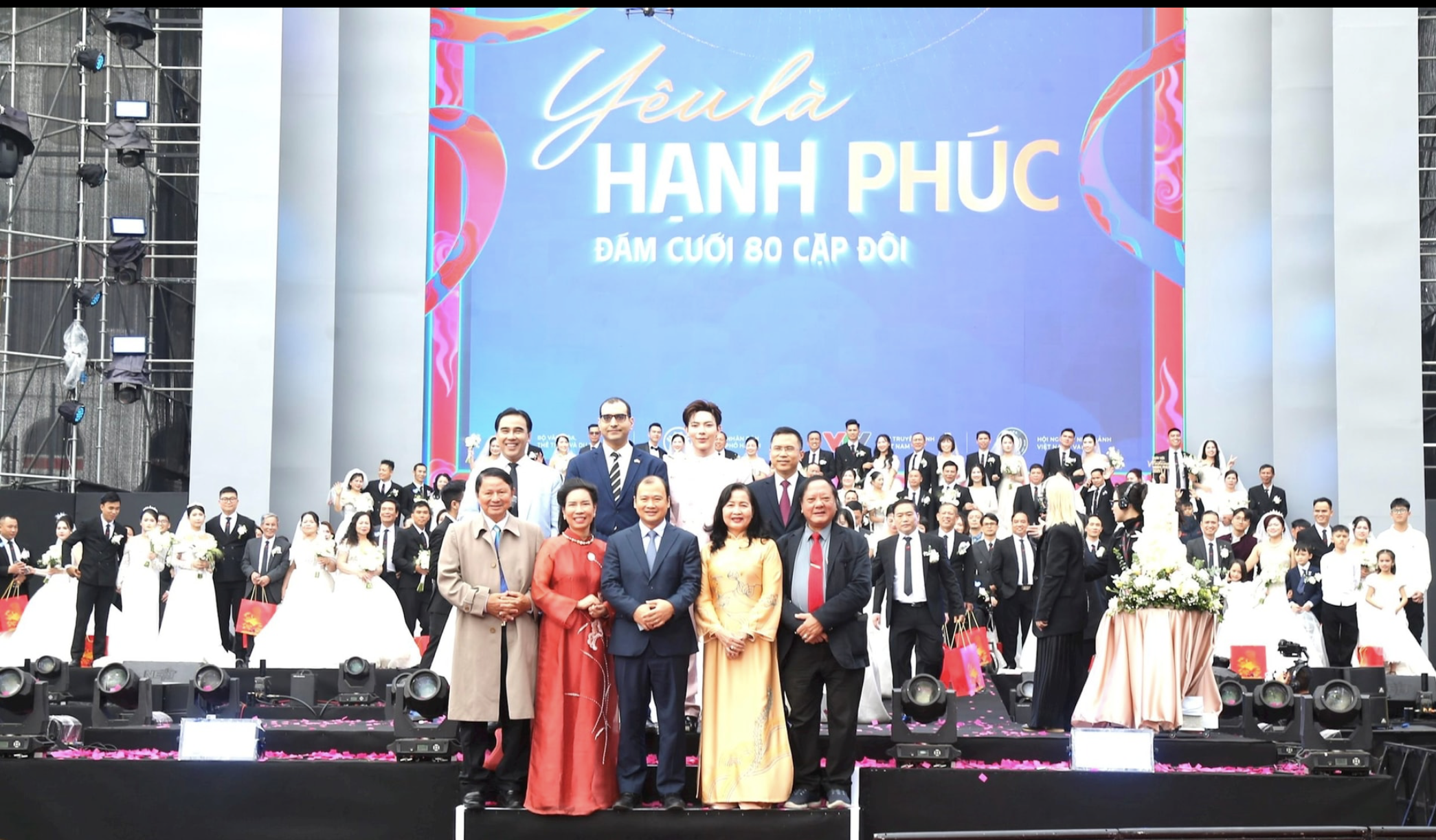 Ng&agrave;y hội Việt Nam hạnh ph&uacute;c - Vietnam Happy Fest 2025 lan tỏa y&ecirc;u thương giữa l&ograve;ng H&agrave; Nội - Ảnh 1.