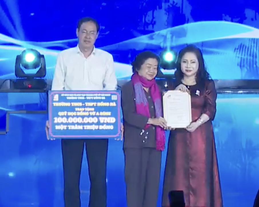 "Tình người giữa bão lũ" kết nối tấm lòng hướng về miền Trung - Ảnh 2.