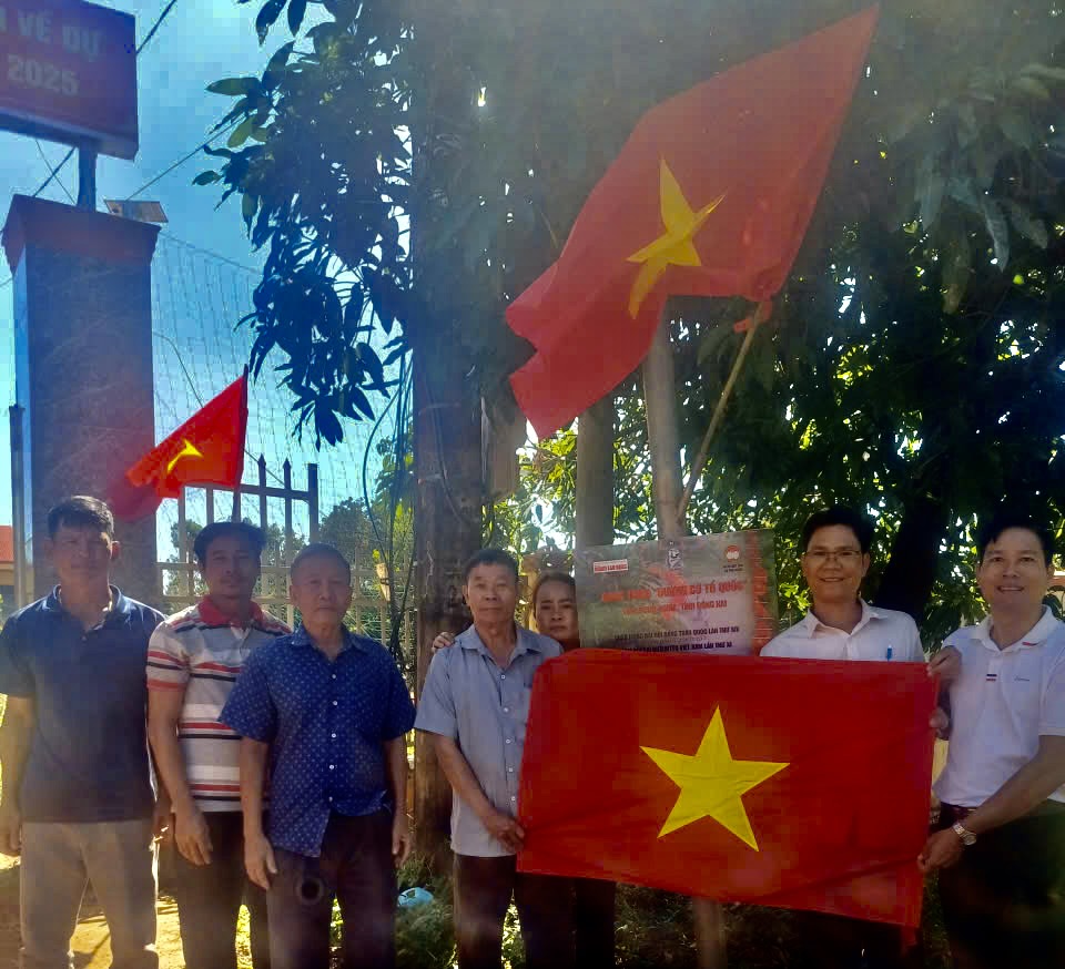 Đồng Nai c&oacute; th&ecirc;m tuyến &ldquo;Đường cờ Tổ quốc&rdquo; - Ảnh 1.