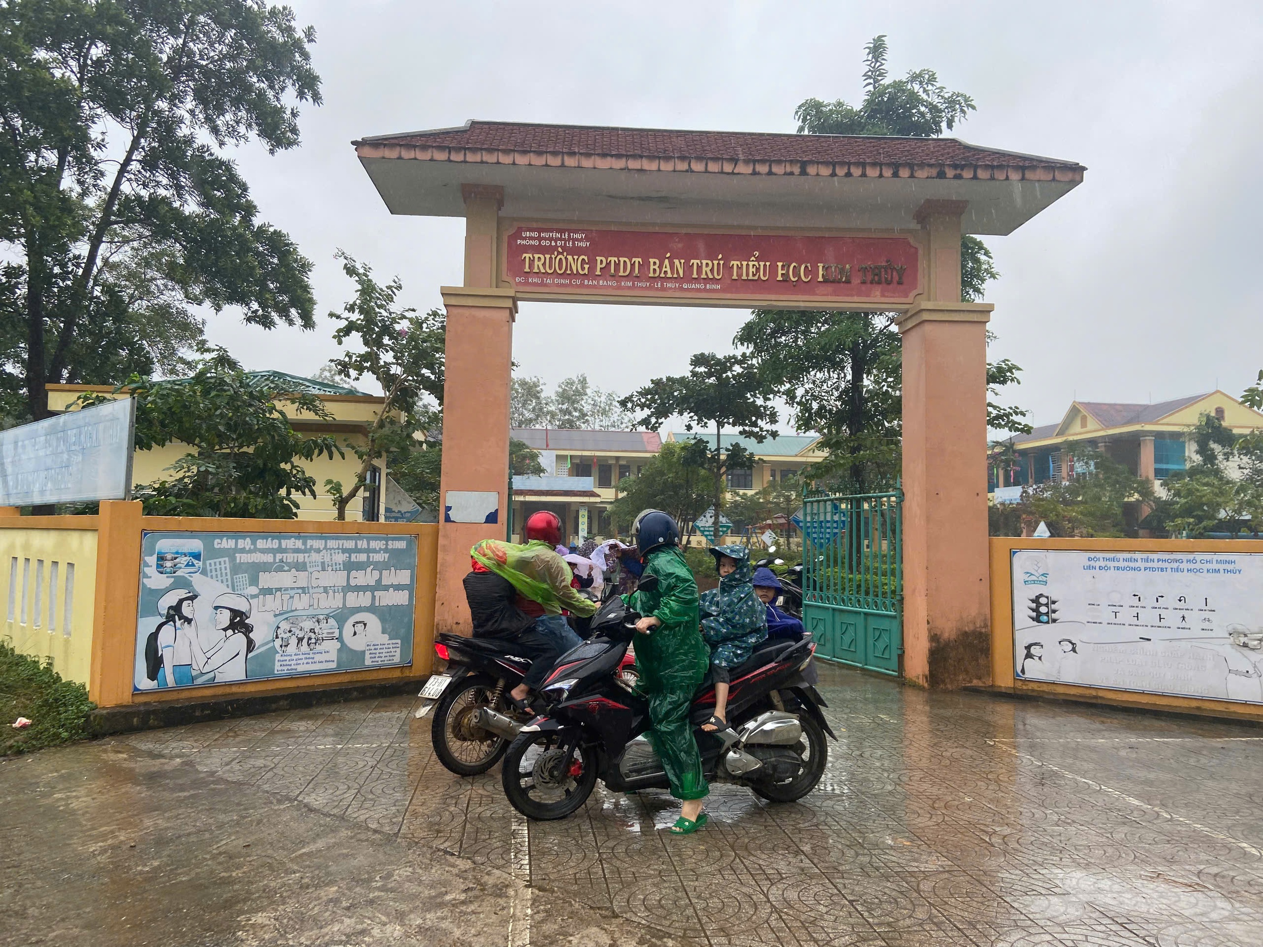 Phó hiệu trưởng Đỗ Thị Hồng Huế và những xáo trộn tại trường Tiểu học Kim thủy - Ảnh 1.