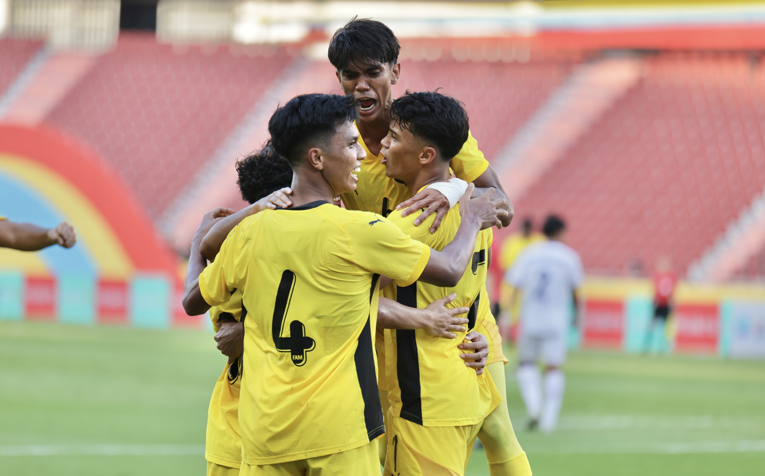 Thắng đậm L&agrave;o, U22 Malaysia tạo &aacute;p lực l&ecirc;n U22 Việt Nam - Ảnh 3.