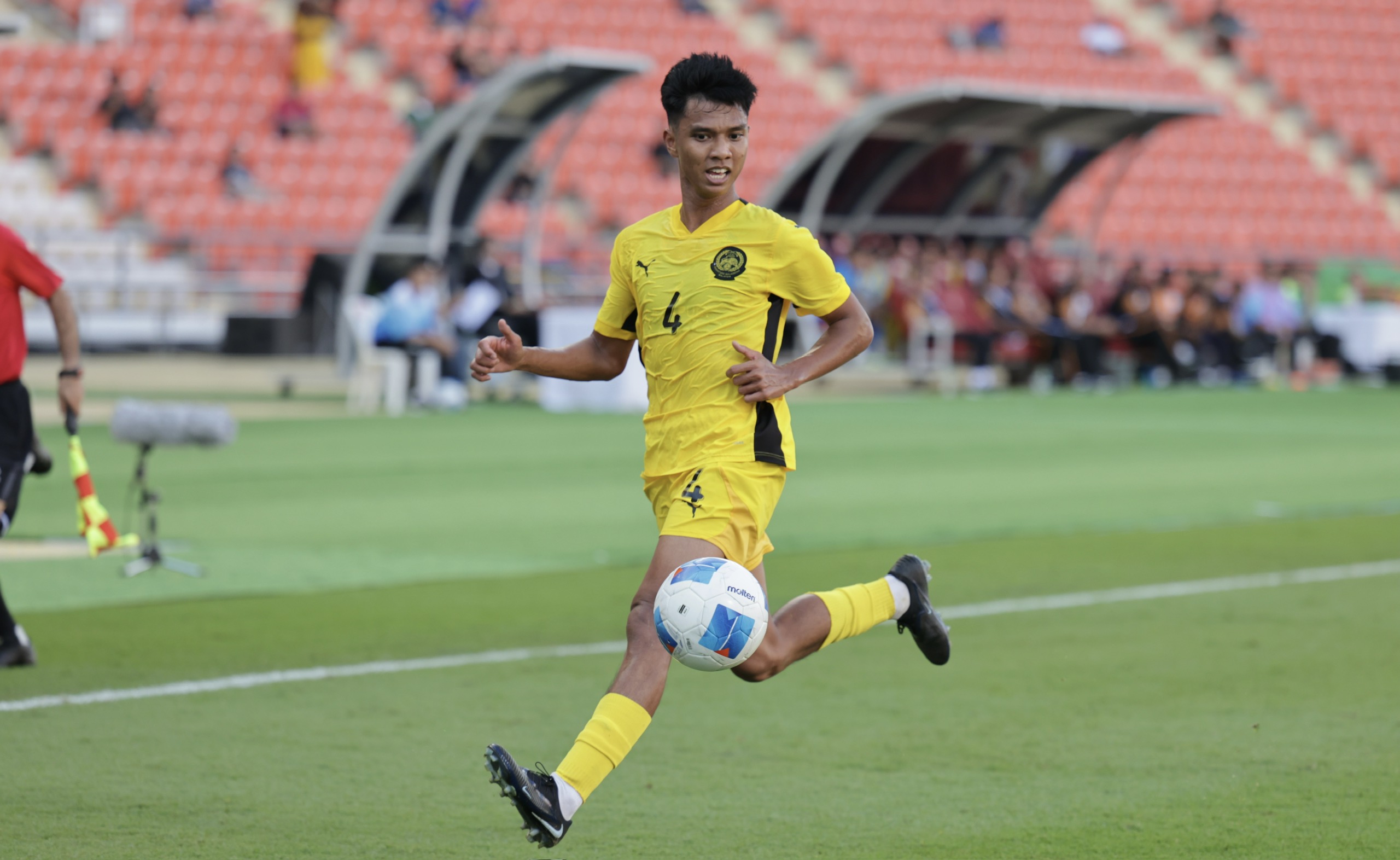 Thắng đậm L&agrave;o, U22 Malaysia tạo &aacute;p lực l&ecirc;n U22 Việt Nam - Ảnh 5.