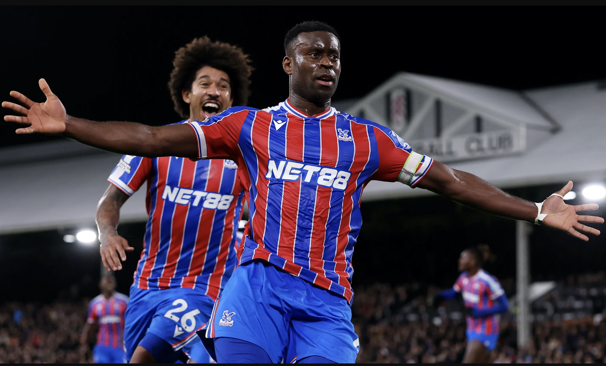 Ngoại hạng Anh: Crystal Palace v&agrave;o Top 4, Man United về đ&acirc;u? - Ảnh 3.