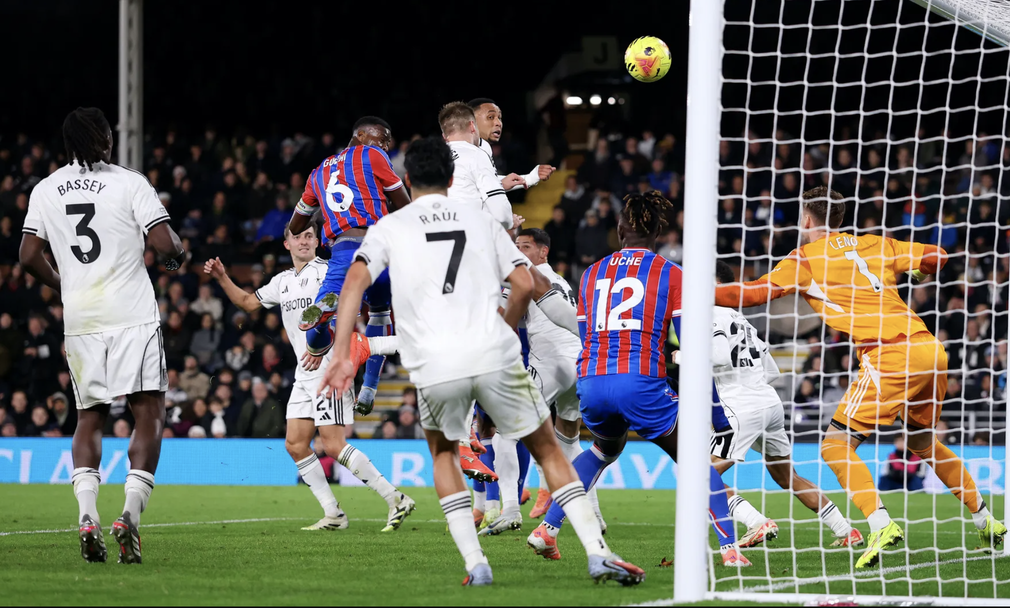 Ngoại hạng Anh: Crystal Palace v&agrave;o Top 4, Man United về đ&acirc;u? - Ảnh 2.