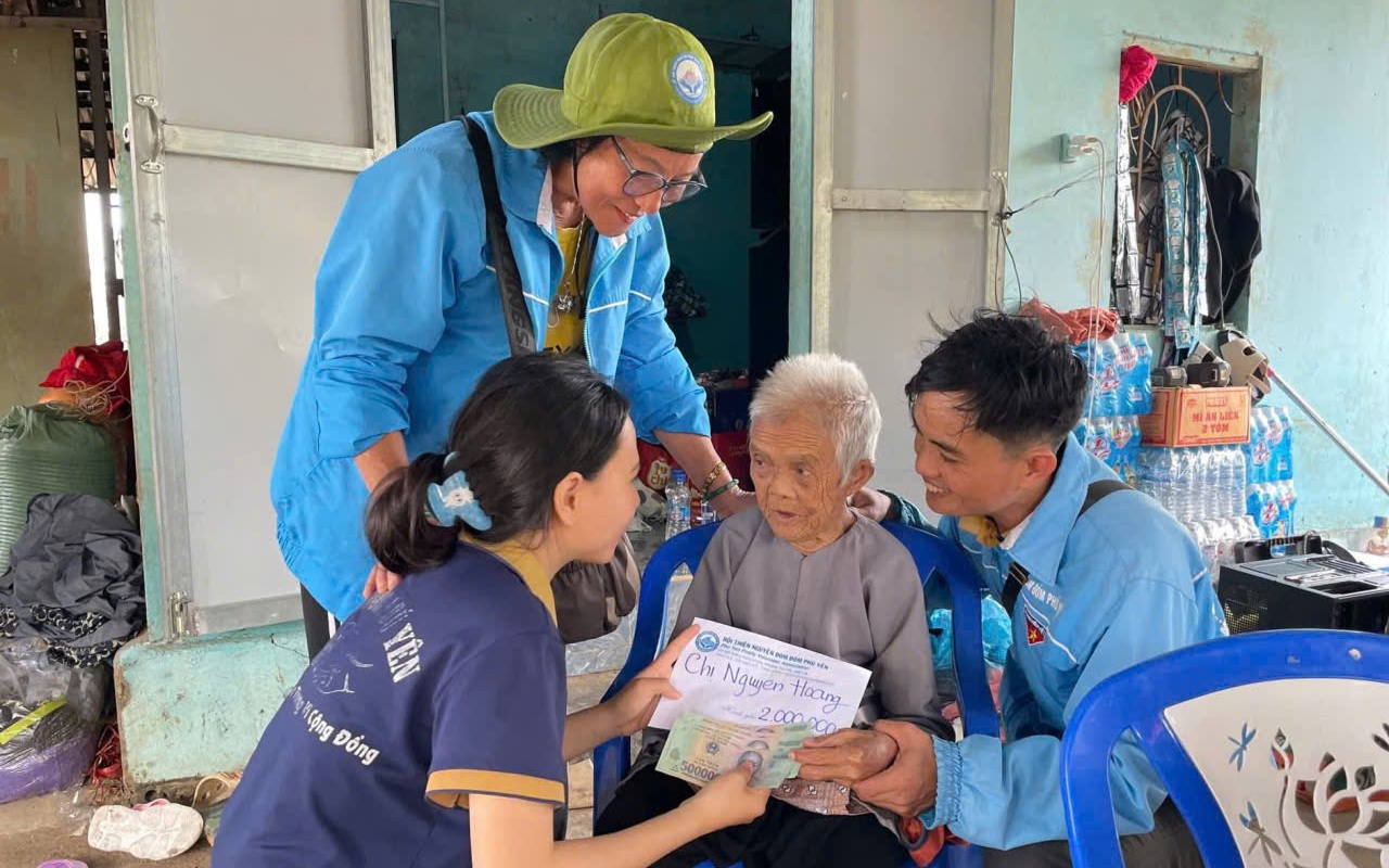 Nghĩa tình Phú Yên hướng về đồng bào vùng lũ Bình Thuận