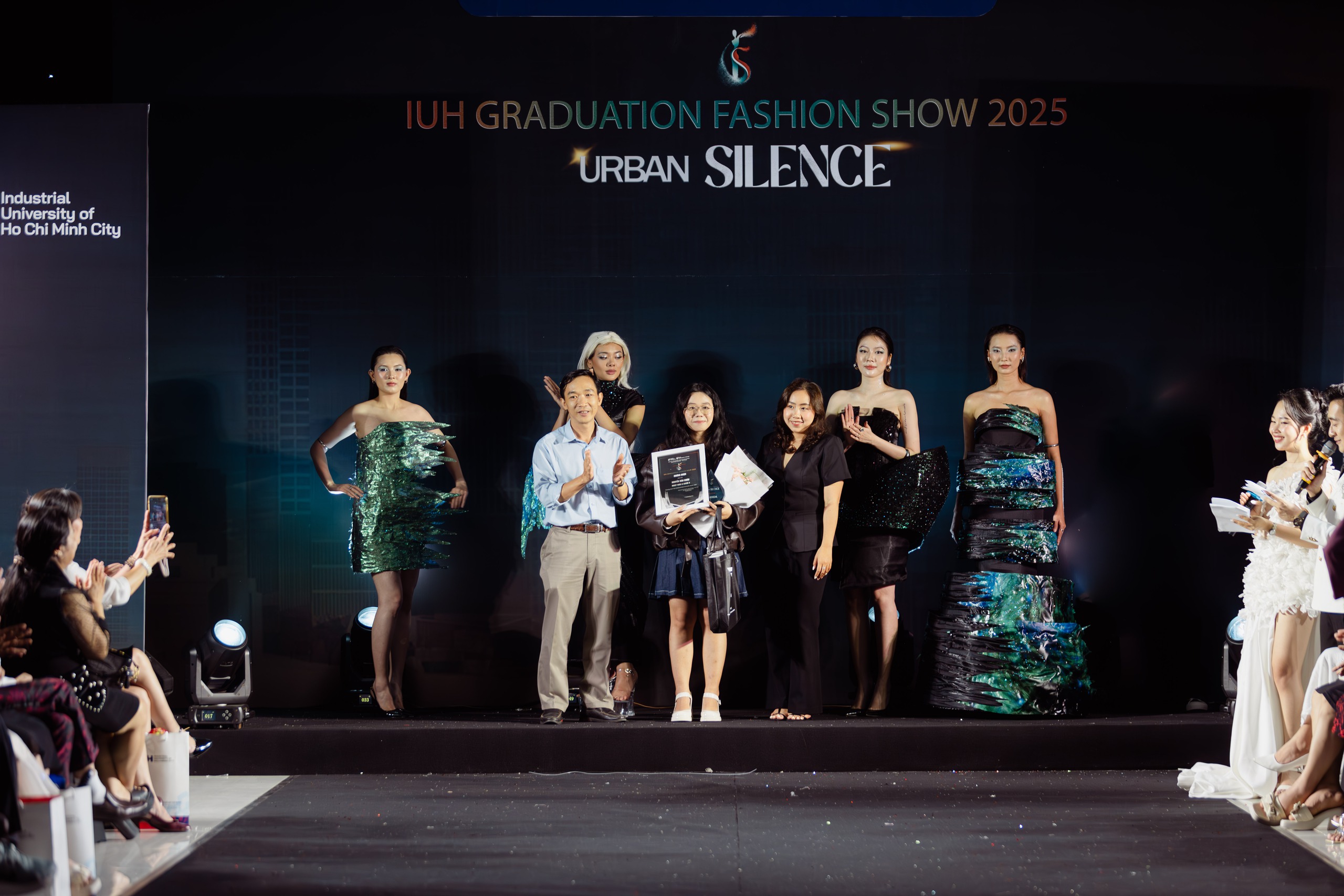 Urban Silence - khi th&agrave;nh phố tĩnh lặng để thời trang l&ecirc;n tiếng  - Ảnh 5.