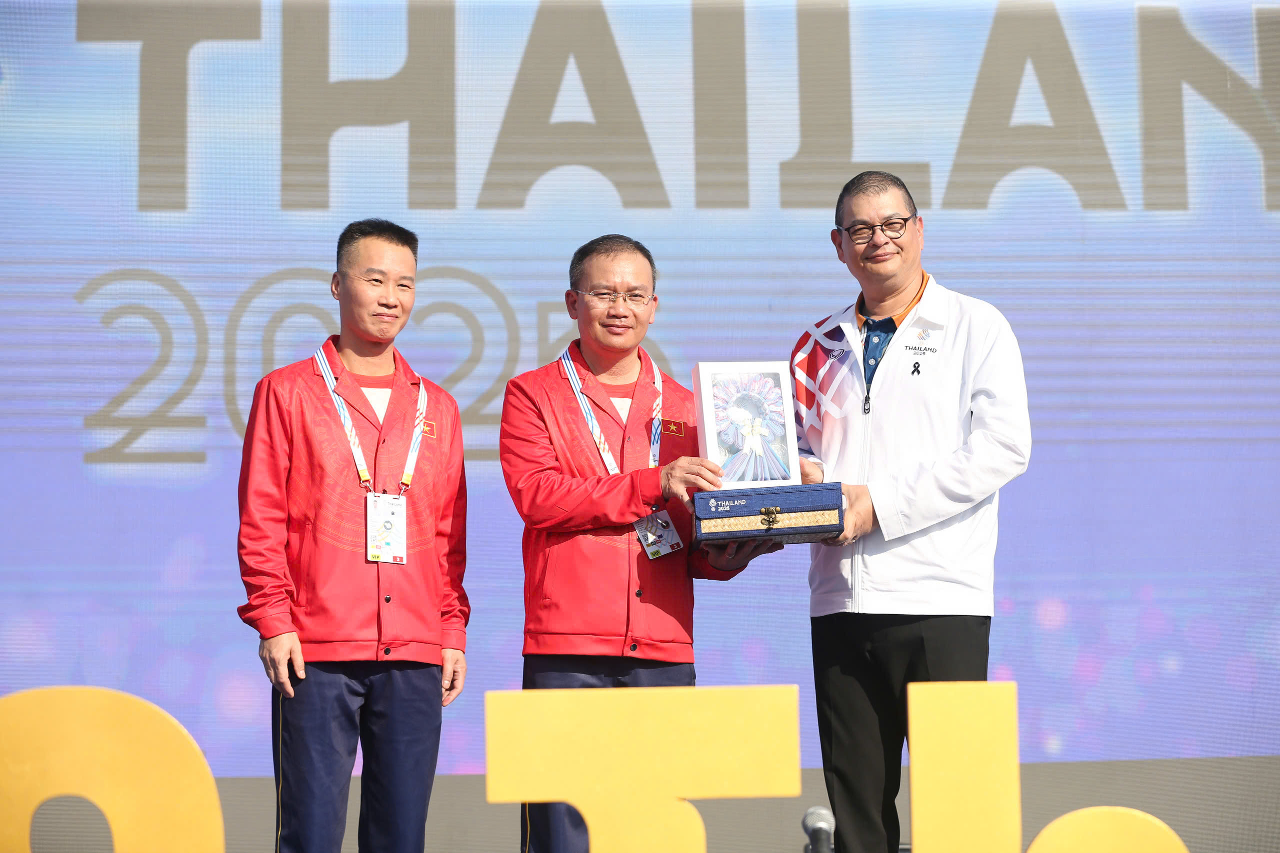 Trang trọng lễ thượng cờ 11 quốc gia tham dự SEA Games 33 - Ảnh 6.
