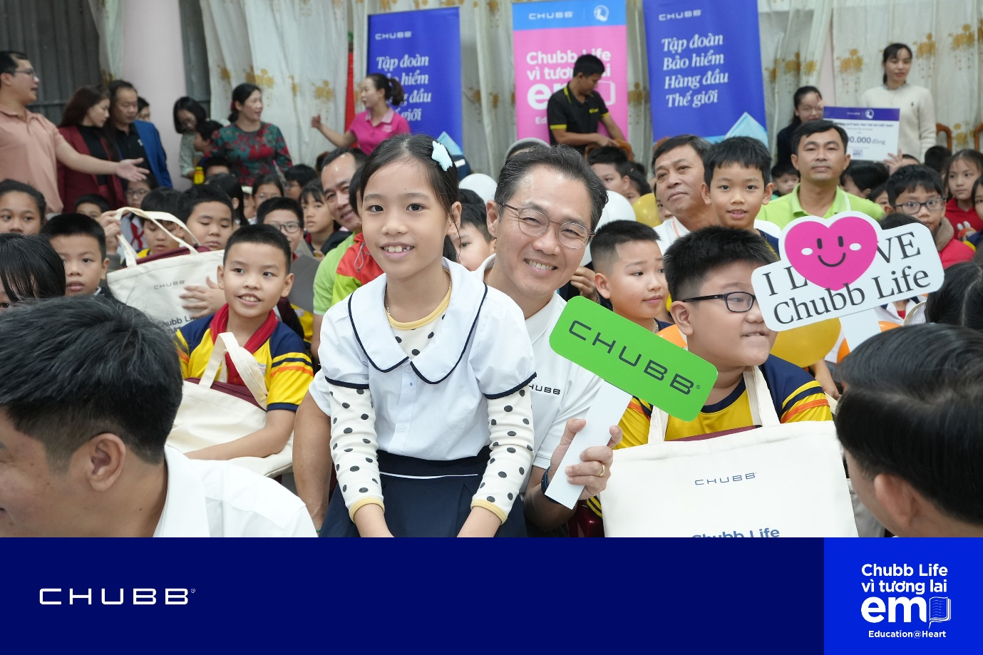Chubb Life Việt Nam d&agrave;nh hơn 1 tỷ cho học sinh kh&oacute; khăn v&agrave; c&aacute;c địa phương gặp thi&ecirc;n tai - Ảnh 4.