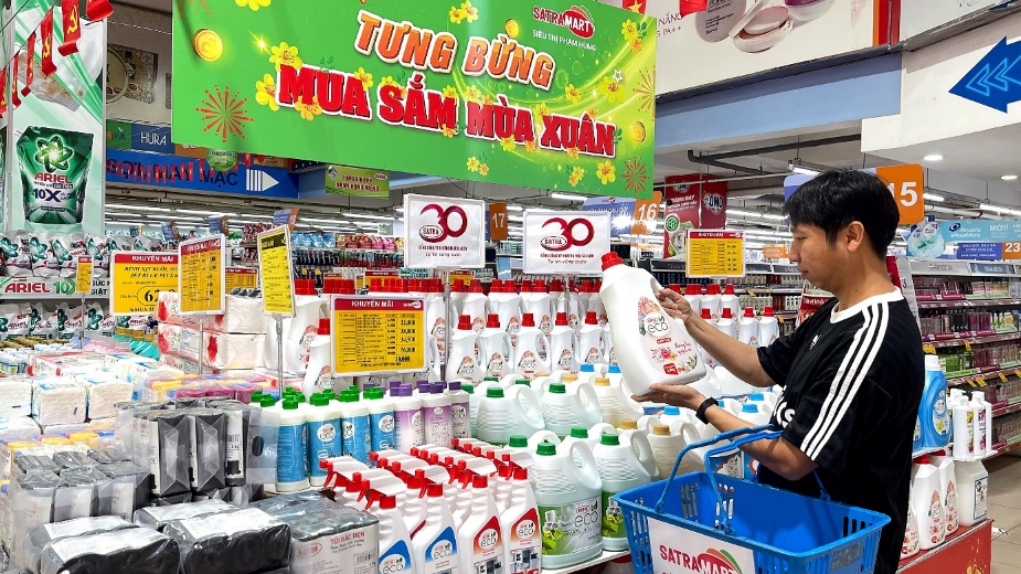 SATRA tung giỏ quà Tết Bính Ngọ 2026: Đa dạng, linh hoạt theo yêu cầu - Ảnh 3.