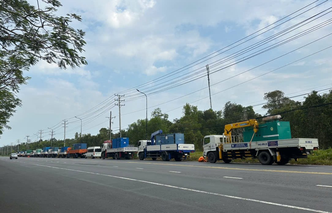 Thi công xuyên đêm, “nối điện” trở lại cho đặc khu Phú Quốc - Ảnh 10.