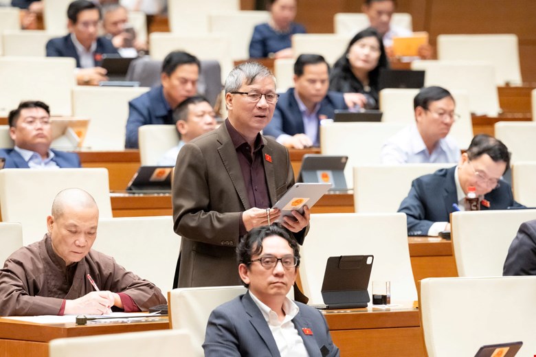 Đại biểu Quốc hội y&ecirc;u cầu đền b&ugrave; xứng đ&aacute;ng khi xả lũ g&acirc;y thiệt hại cho d&acirc;n - Ảnh 1.