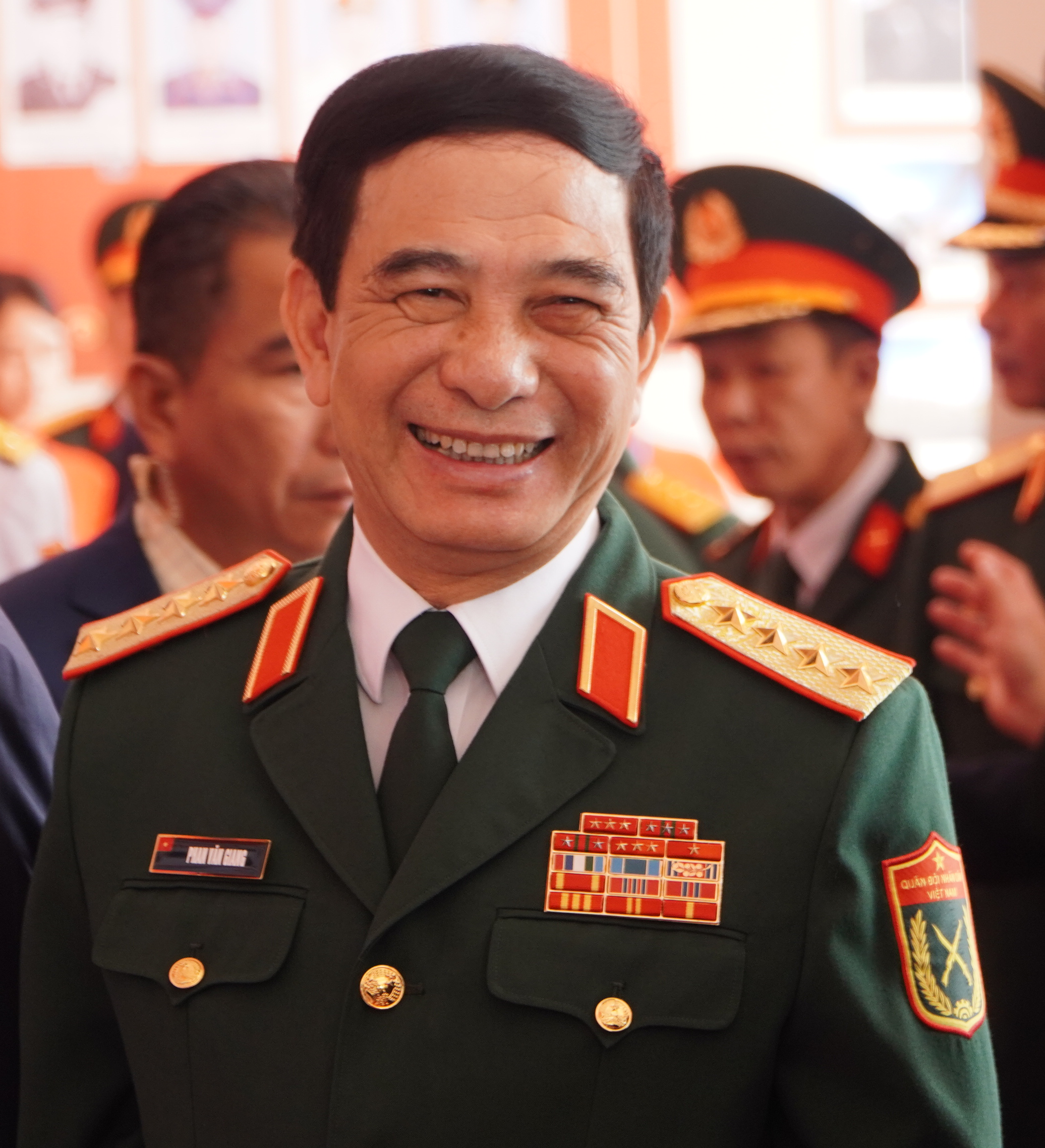 Chủ tịch nước Lương Cường dự lễ kỷ niệm 80 năm ng&agrave;y truyền thống Lực lượng vũ trang Qu&acirc;n khu 7 - Ảnh 6.