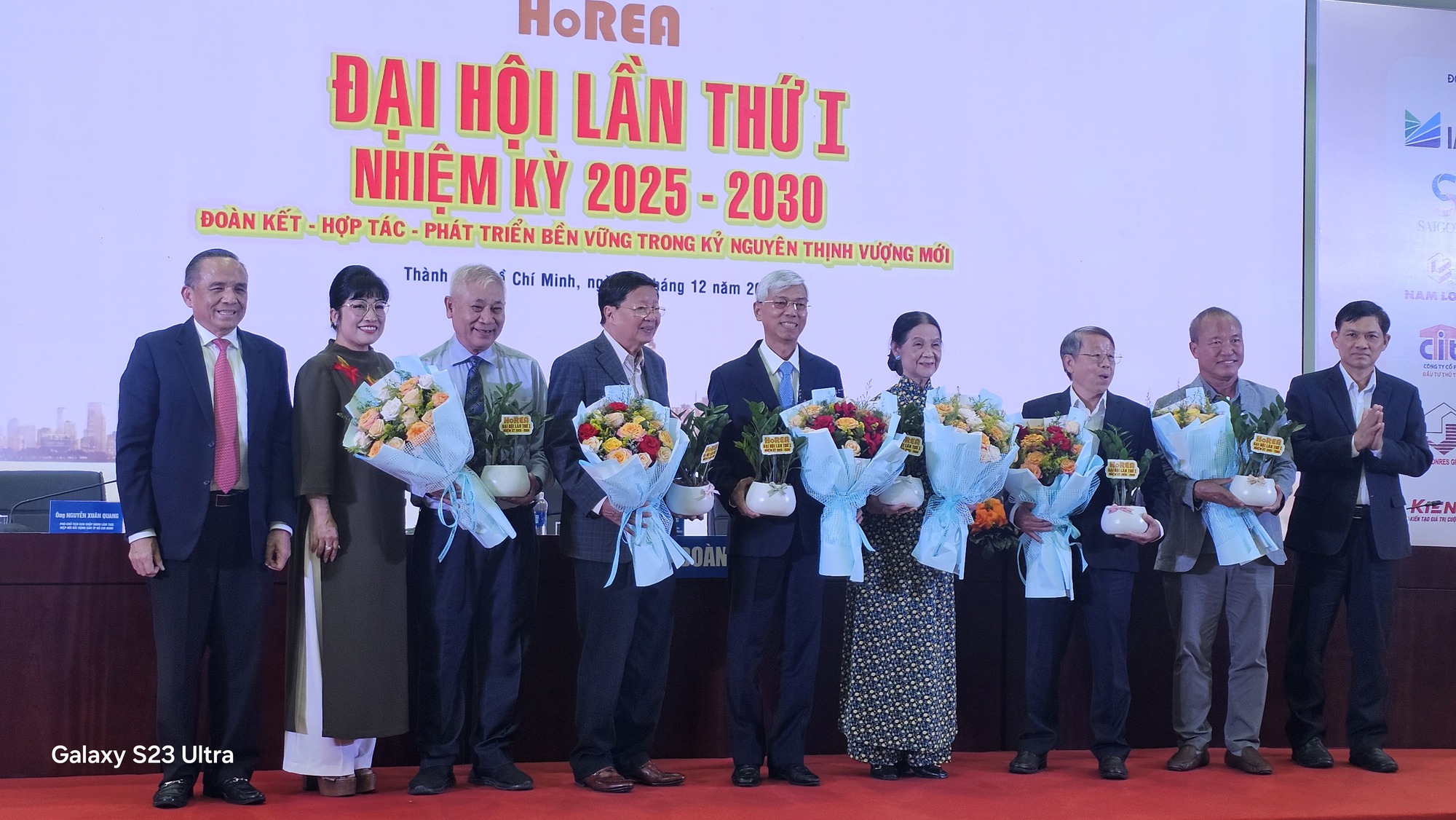 &Ocirc;ng L&ecirc; Ho&agrave;ng Ch&acirc;u giữ chức Chủ tịch Hiệp hội HoREA  - Ảnh 3.