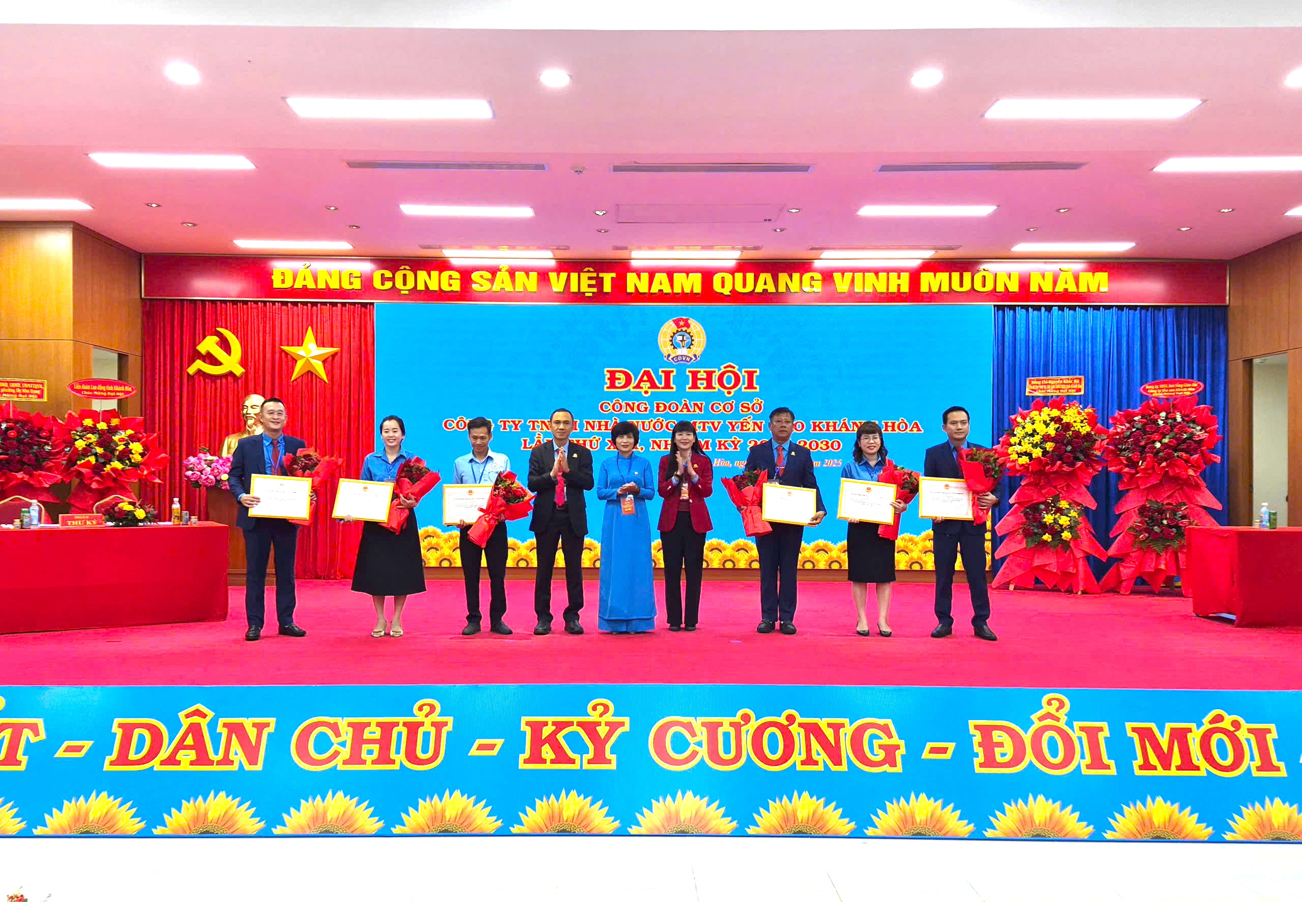 Đại hội C&ocirc;ng đo&agrave;n C&ocirc;ng ty Yến s&agrave;o Kh&aacute;nh H&ograve;a kh&oacute;a XIII: Đo&agrave;n kết &ndash; đổi mới v&igrave; người lao động - Ảnh 3.