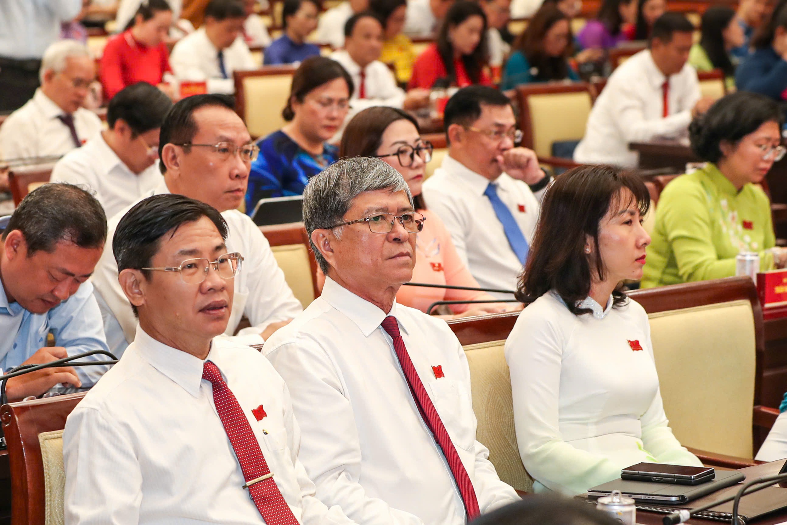 Hôm nay, HĐND TPHCM chất vấn Giám đốc Sở Xây dựng, Sở An toàn thực phẩm - Ảnh 6.