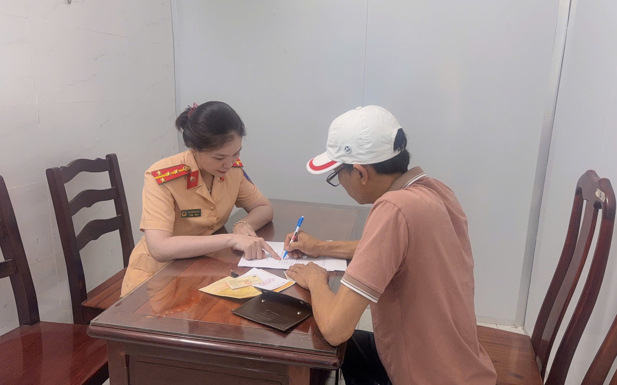Xử lý tài xế đón khách sai quy định