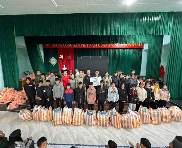 Herbalife Việt Nam đ&oacute;ng g&oacute;p gần 4 tỷ đồng ủng hộ đồng b&agrave;o bị thiệt hại do thi&ecirc;n tai b&atilde;o lũ g&acirc;y ra - Ảnh 3.