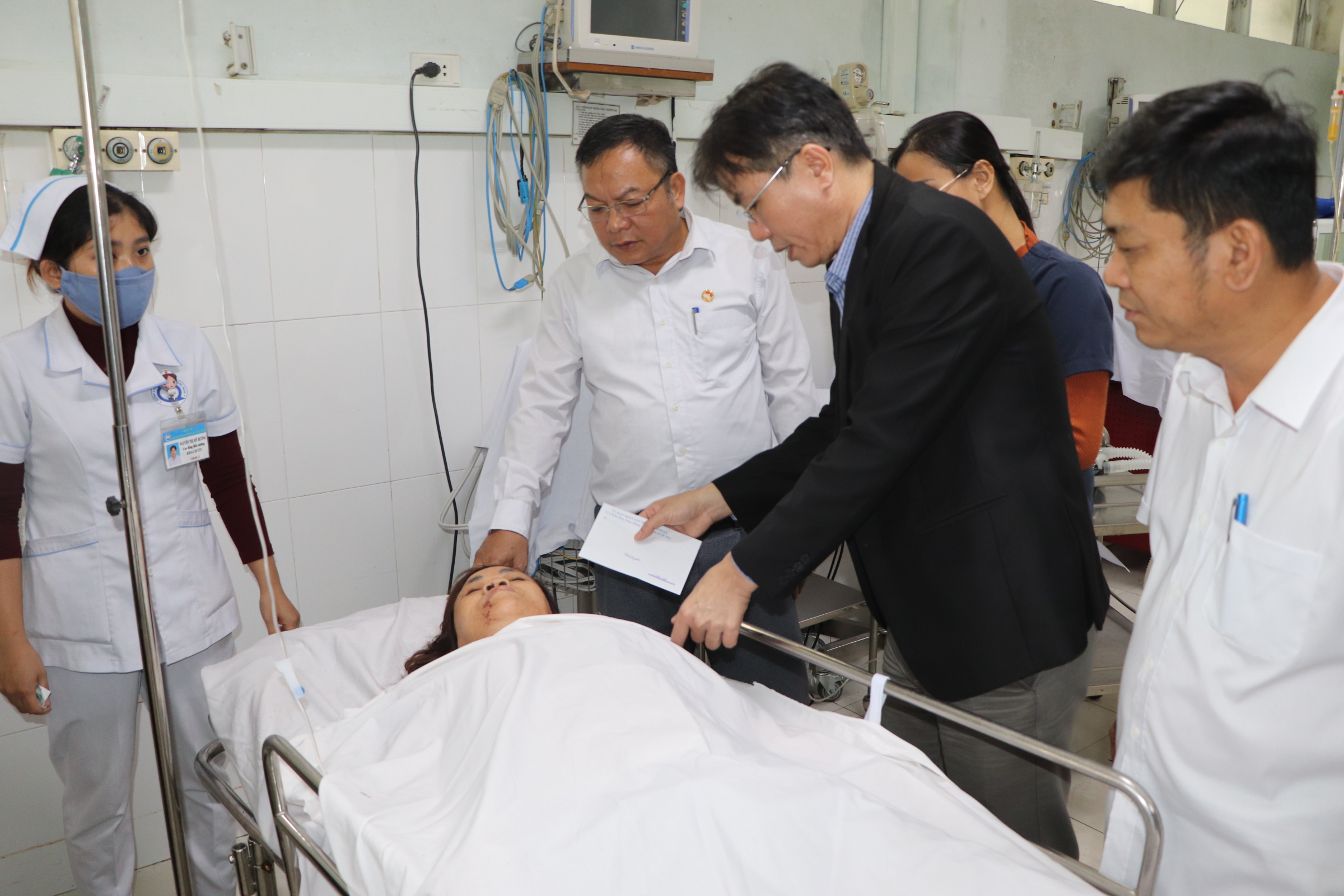 Tai nạn thảm khốc ở Đà Nẵng: 4 Người chết , 7 người bị thương - Ảnh 2.