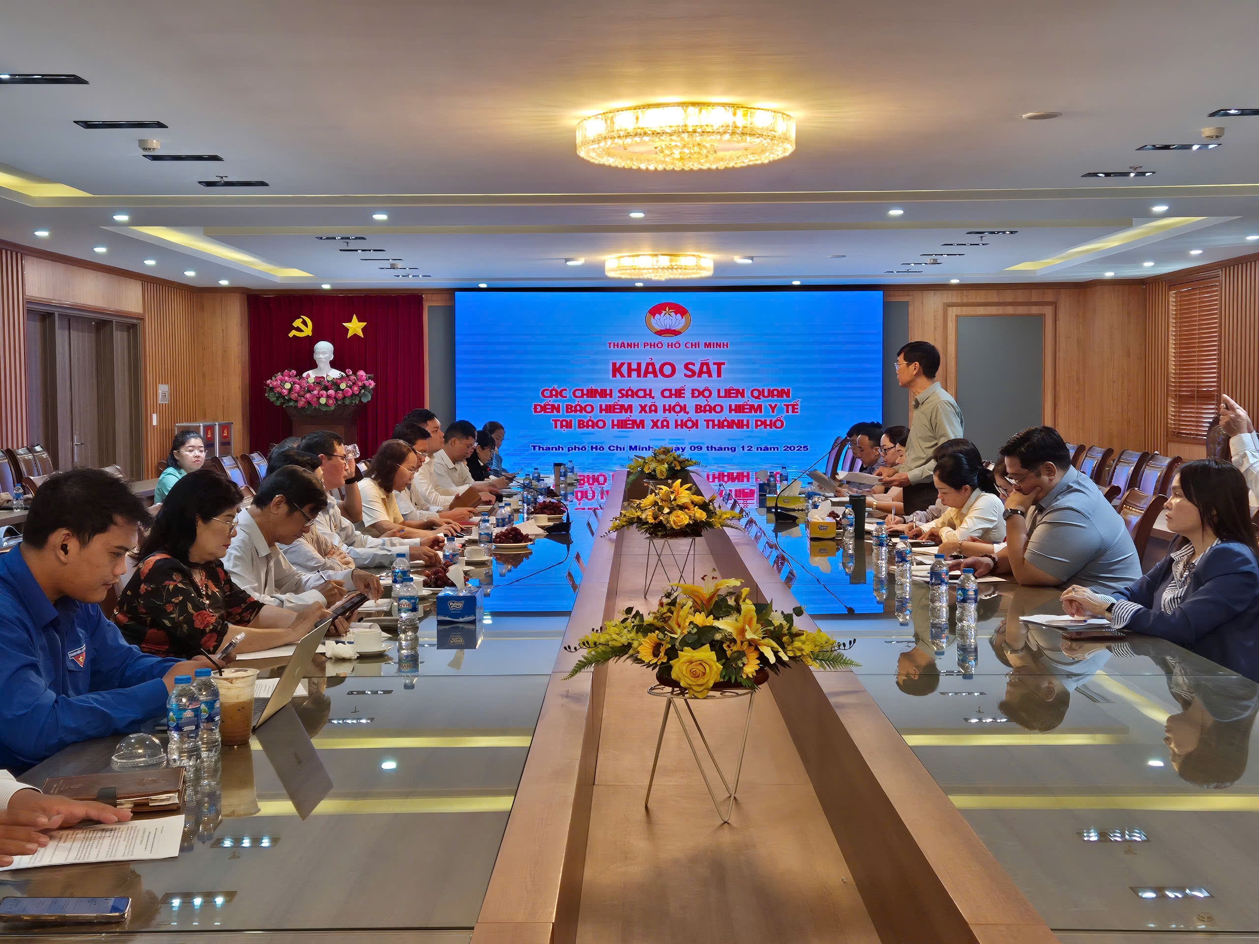 Kiến nghị đưa t&agrave;i xế xe &ocirc;m c&ocirc;ng nghệ, người l&agrave;m việc trực tuyến v&agrave;o đối tượng đ&oacute;ng BHXH bắt buộc - Ảnh 2.