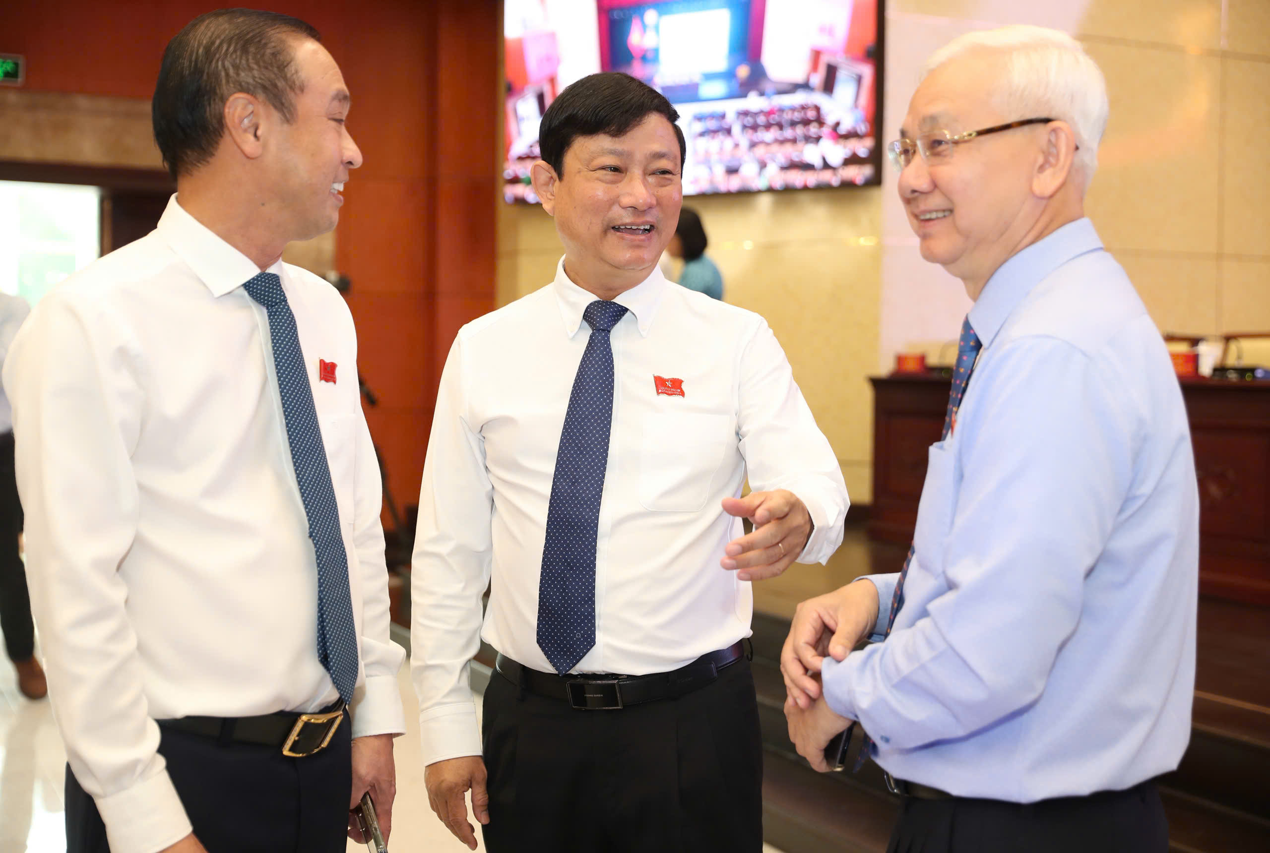 Khai mạc kỳ họp thứ 6 HĐND TPHCM: Quyết nghị nhiều vấn đề quan trọng của th&agrave;nh phố - Ảnh 3.