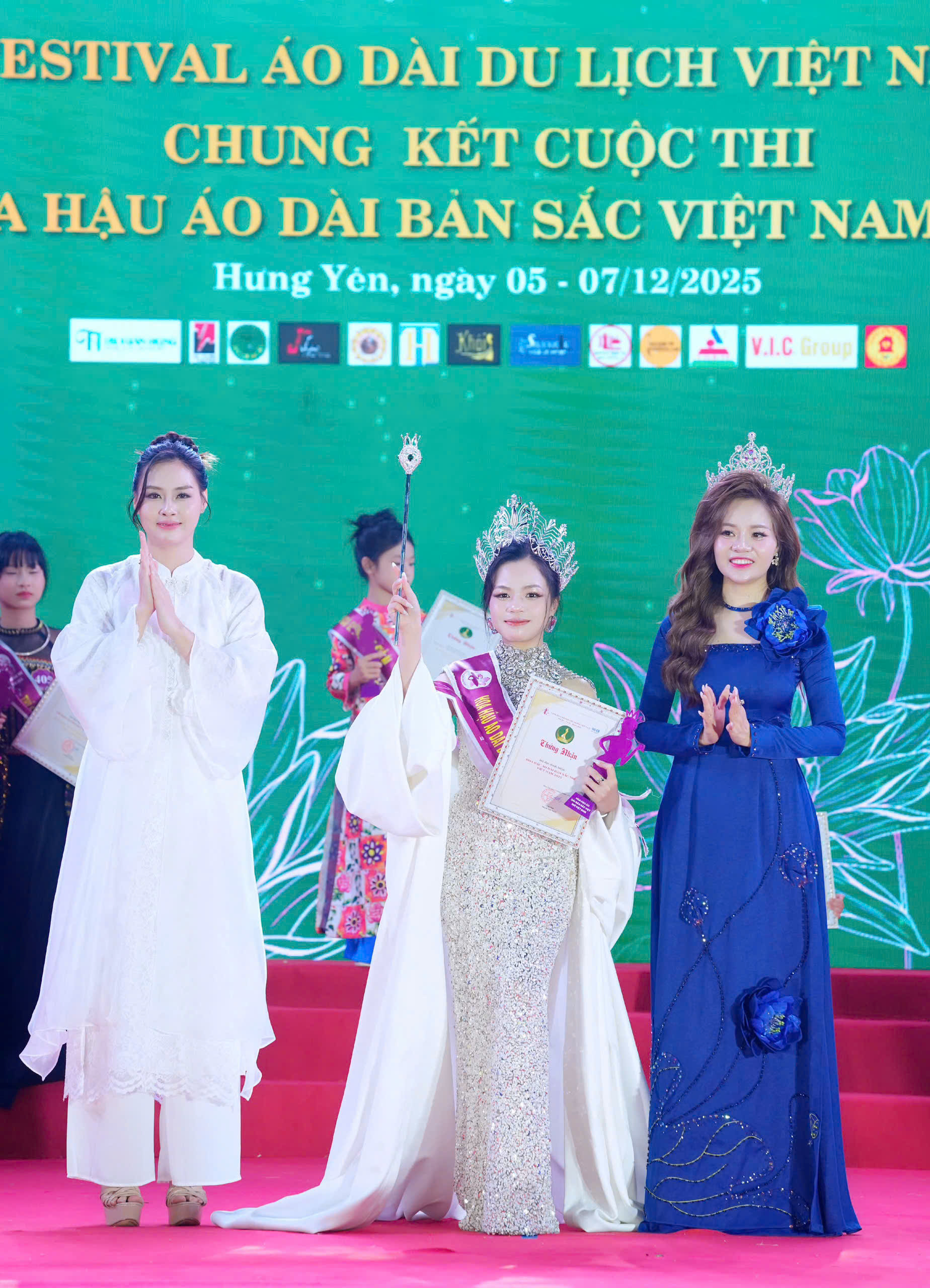 T&acirc;n Hoa hậu nh&iacute; &aacute;o d&agrave;i bản sắc Việt Nam đến từ TP HCM - Ảnh 3.