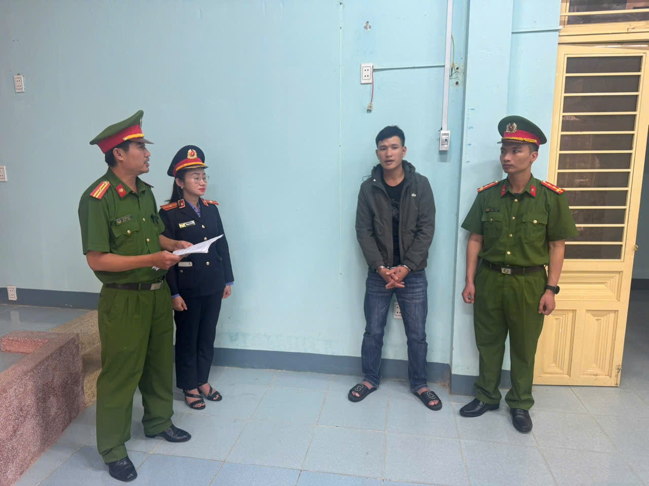 Triệt ph&aacute; đường d&acirc;y tội phạm nguy hiểm ở Đ&agrave; Nẵng - Ảnh 1.