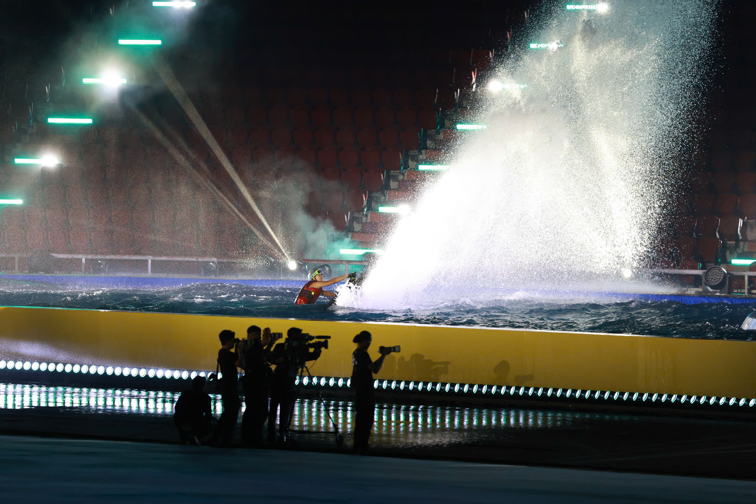 Nhiều "sạn" trong buổi lễ khai mạc SEA Games 33 - Ảnh 8.