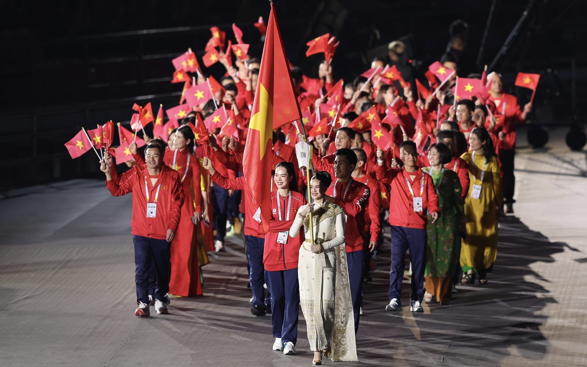 Nhiều "sạn" trong lễ khai mạc SEA Games 33: Cổ động viên Việt Nam phản ứng mạnh mẽ