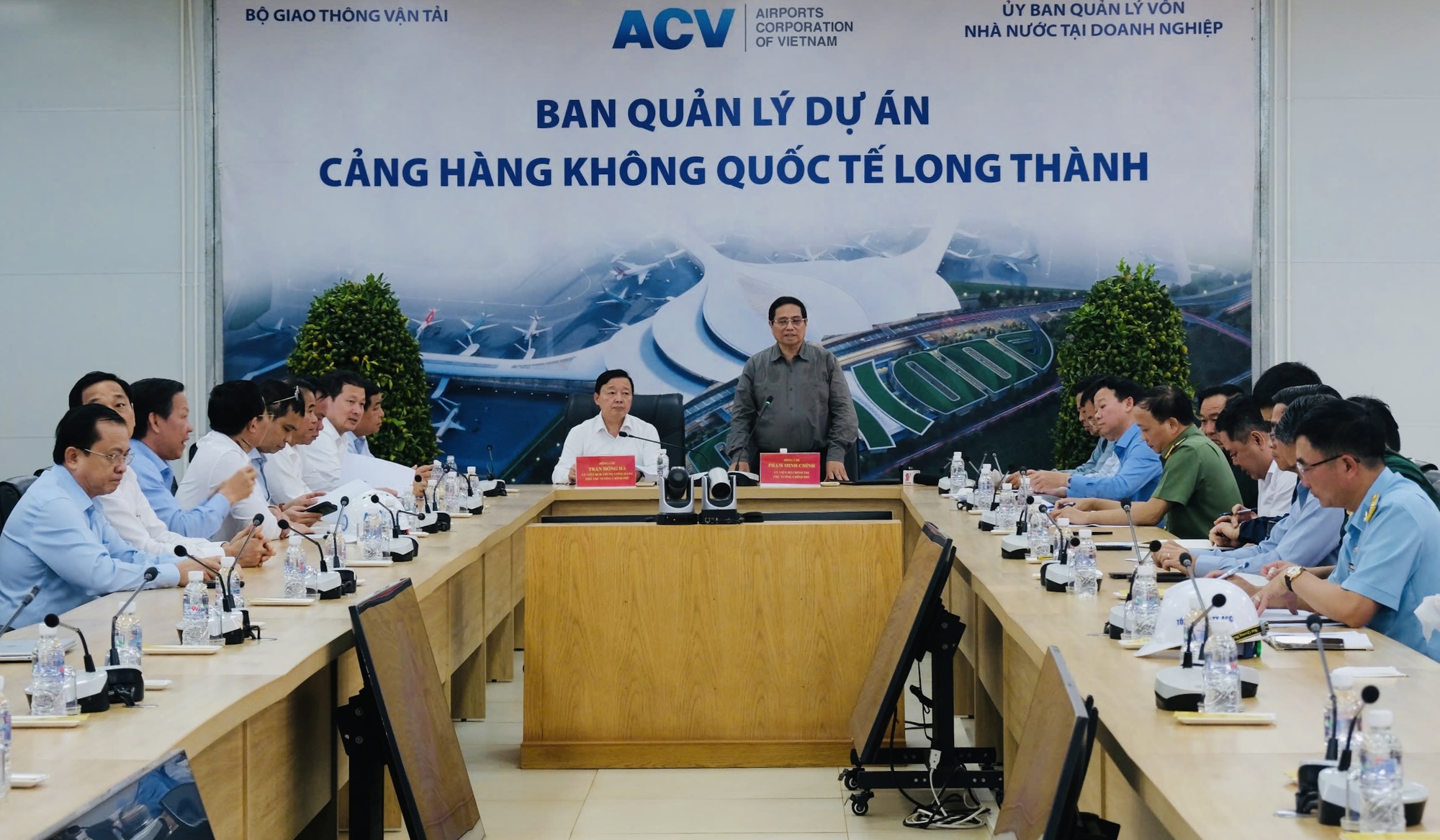 Thủ tướng Phạm Minh Ch&iacute;nh: Ho&agrave;n th&agrave;nh cơ bản s&acirc;n bay Long Th&agrave;nh v&agrave;o cuối năm 2025- Ảnh 4.
