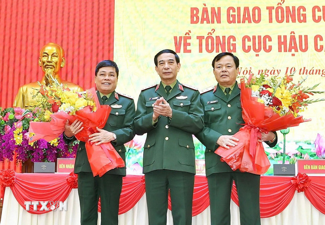 B&agrave;n giao Tổng cục Hậu cần về Tổng cục Hậu cần-Kỹ thuật- Ảnh 1.