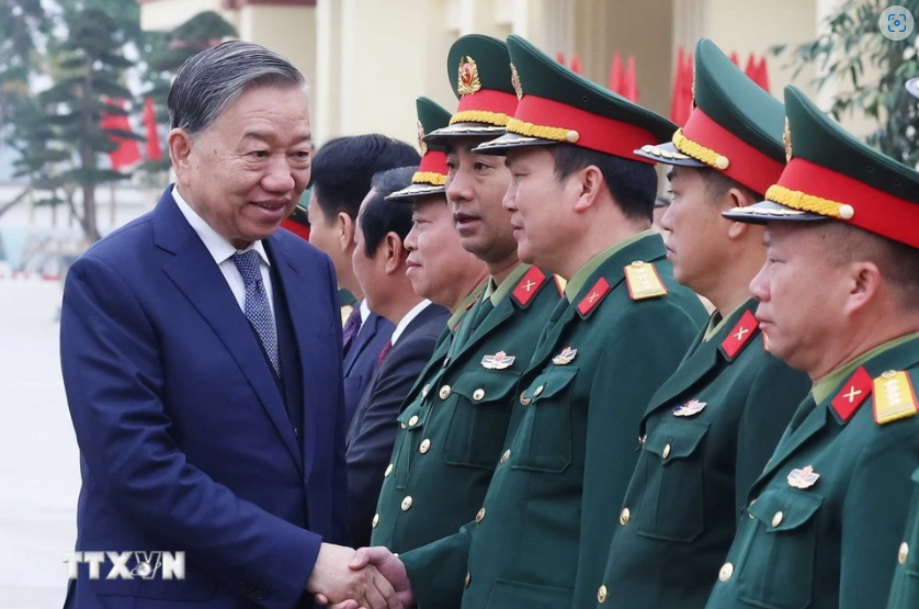 Tổng B&iacute; thư T&ocirc; L&acirc;m thăm v&agrave; l&agrave;m việc tại Lữ đo&agrave;n t&ecirc;n lửa 490- Ảnh 1.