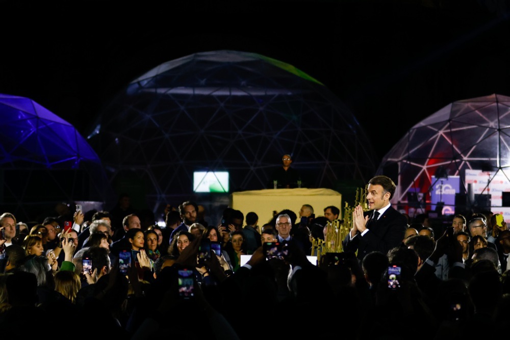 Tổng thống Ph&aacute;p Emmanuel Macron ph&aacute;t biểu tại Hội nghị thượng đỉnh về h&agrave;nh động tr&iacute; tuệ nh&acirc;n tạo (AI) tại thủ đ&ocirc; Paris h&ocirc;m 10-2 Ảnh: EPA-EFE