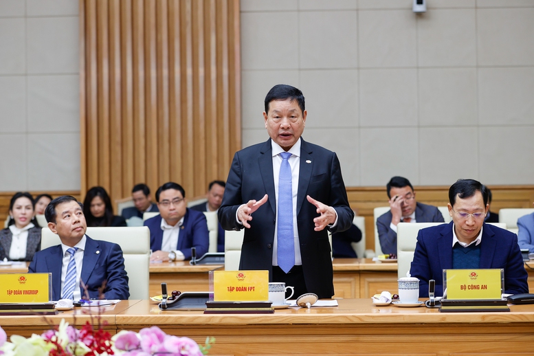 V&igrave; sao &ocirc;ng Trương Gia B&igrave;nh đề xuất "b&igrave;nh d&acirc;n h&oacute;a tr&iacute; tuệ nh&acirc;n tạo"?- Ảnh 1.