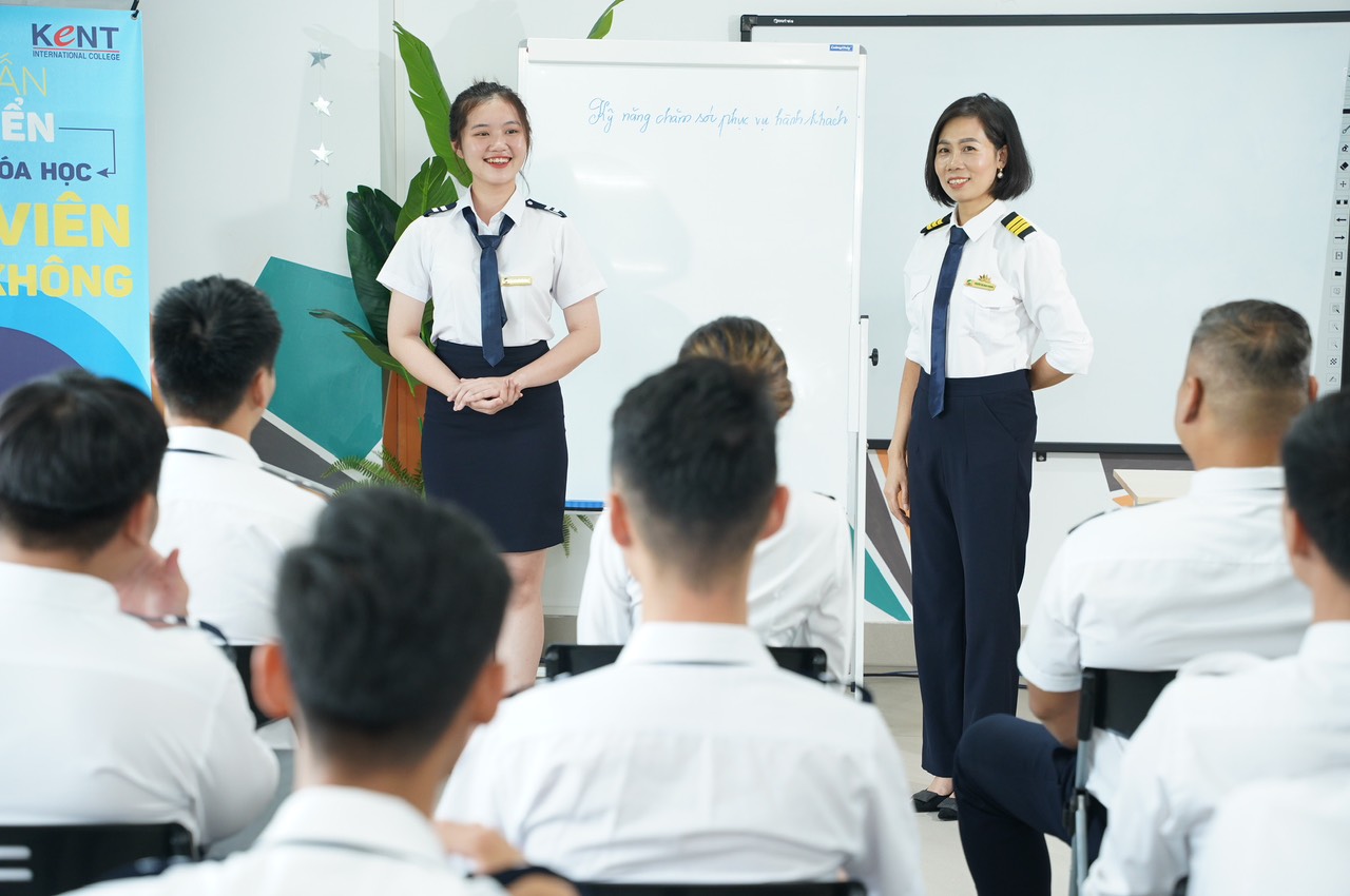 Gấp r&uacute;t đ&agrave;o tạo nh&acirc;n lực cho s&acirc;n bay Long Th&agrave;nh- Ảnh 1.