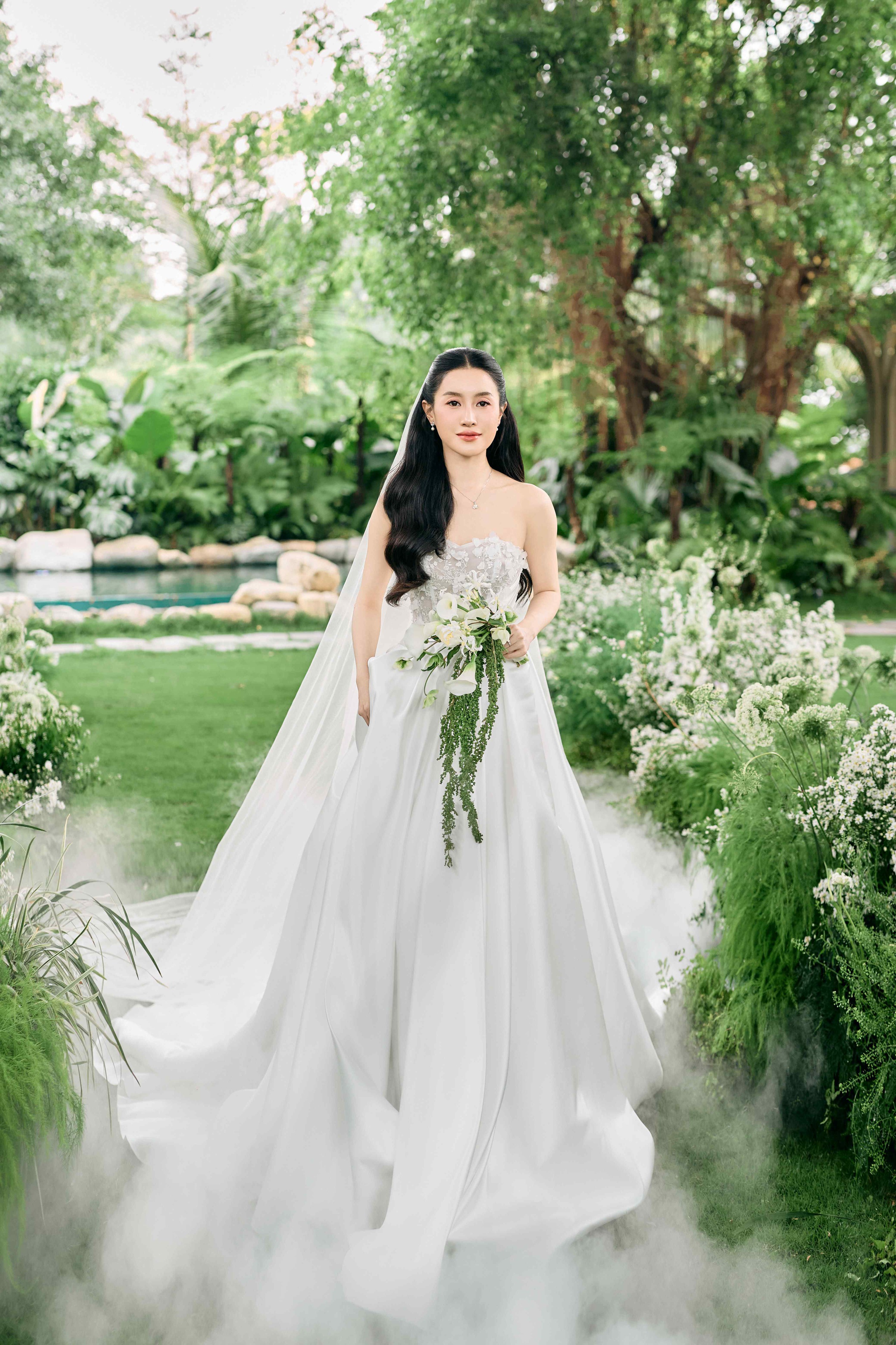 Vũ Cát Tường nhòe nước mắt khi đón cô dâu
- Ảnh 8.