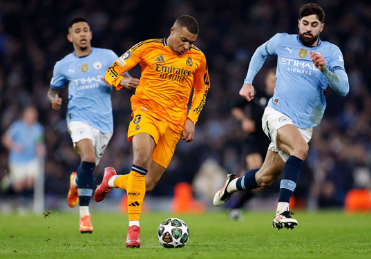 Man City thua s&uacute;t cả về &yacute; ch&iacute; lẫn t&acirc;m l&yacute; thi đấu trước Real Madrid   Ảnh: REALMADRID.COM