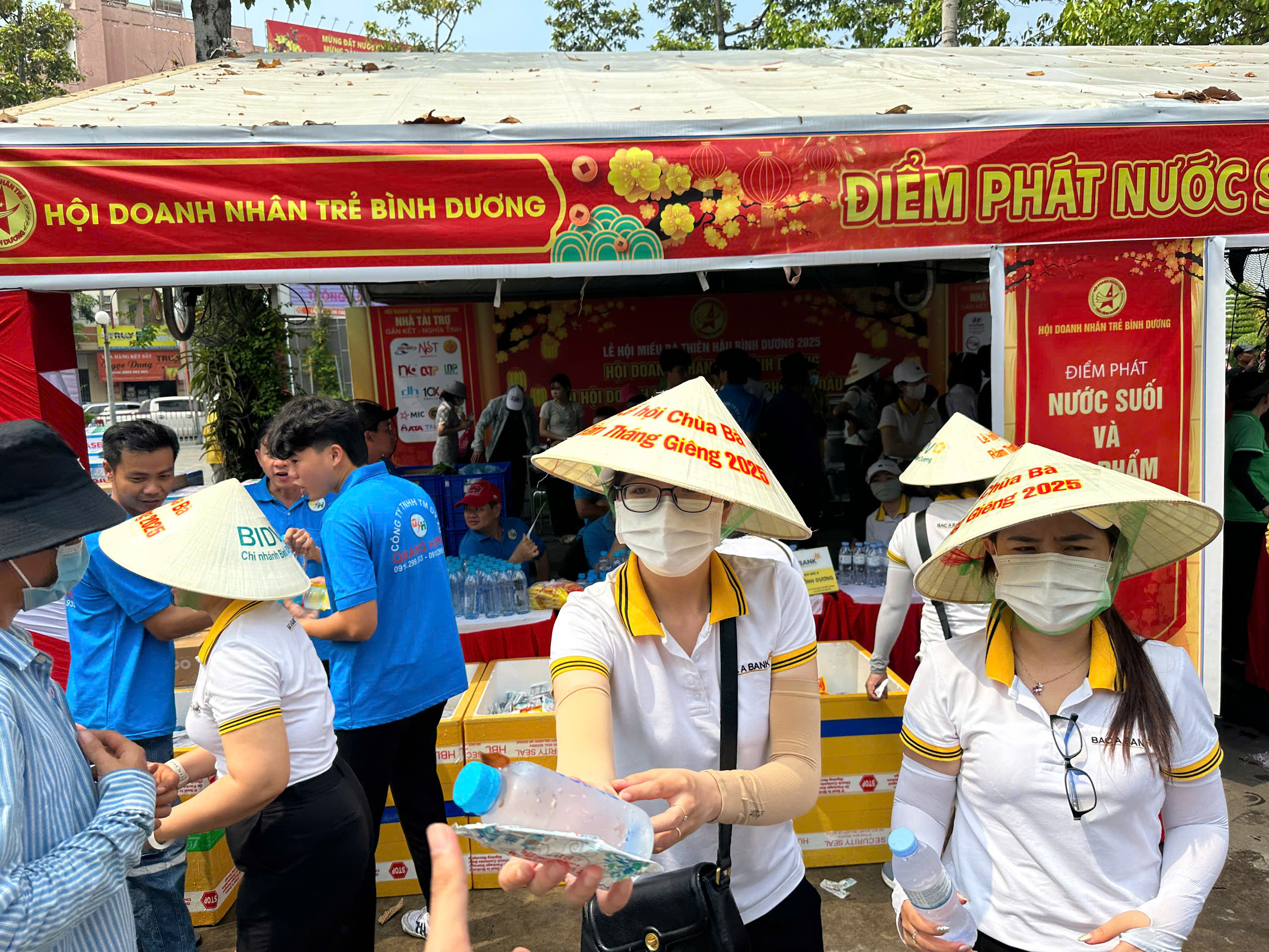 Những h&igrave;nh ảnh tại lễ hội rằm th&aacute;ng Gi&ecirc;ng "độc, lạ B&igrave;nh Dương"- Ảnh 6.