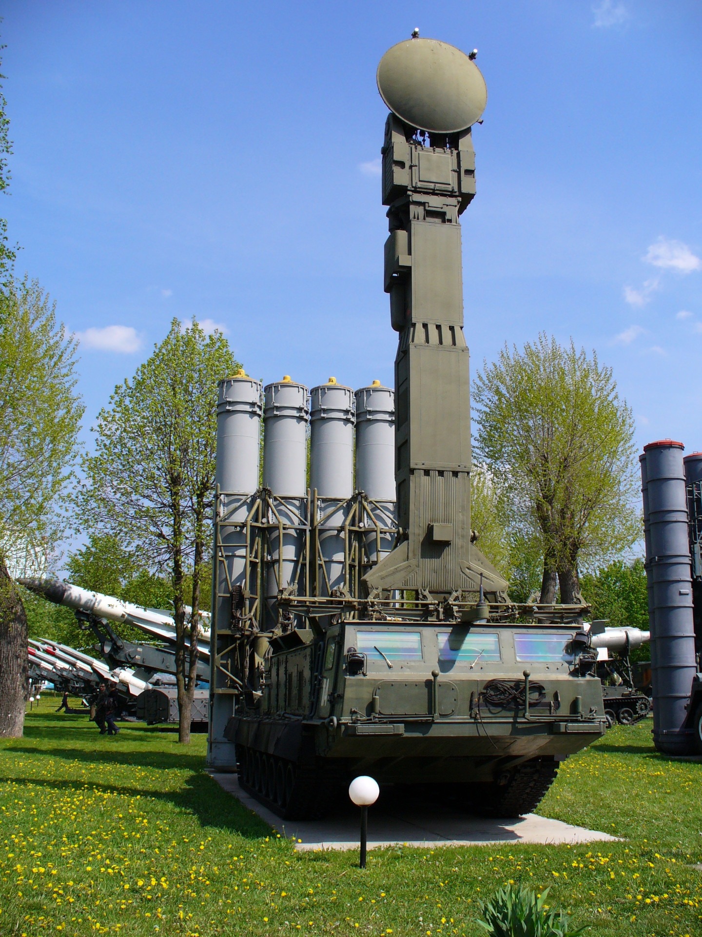 H&igrave;nh ảnh hệ thống t&ecirc;n lửa S-300V1 của Ukraine. Ảnh: Wikicommons