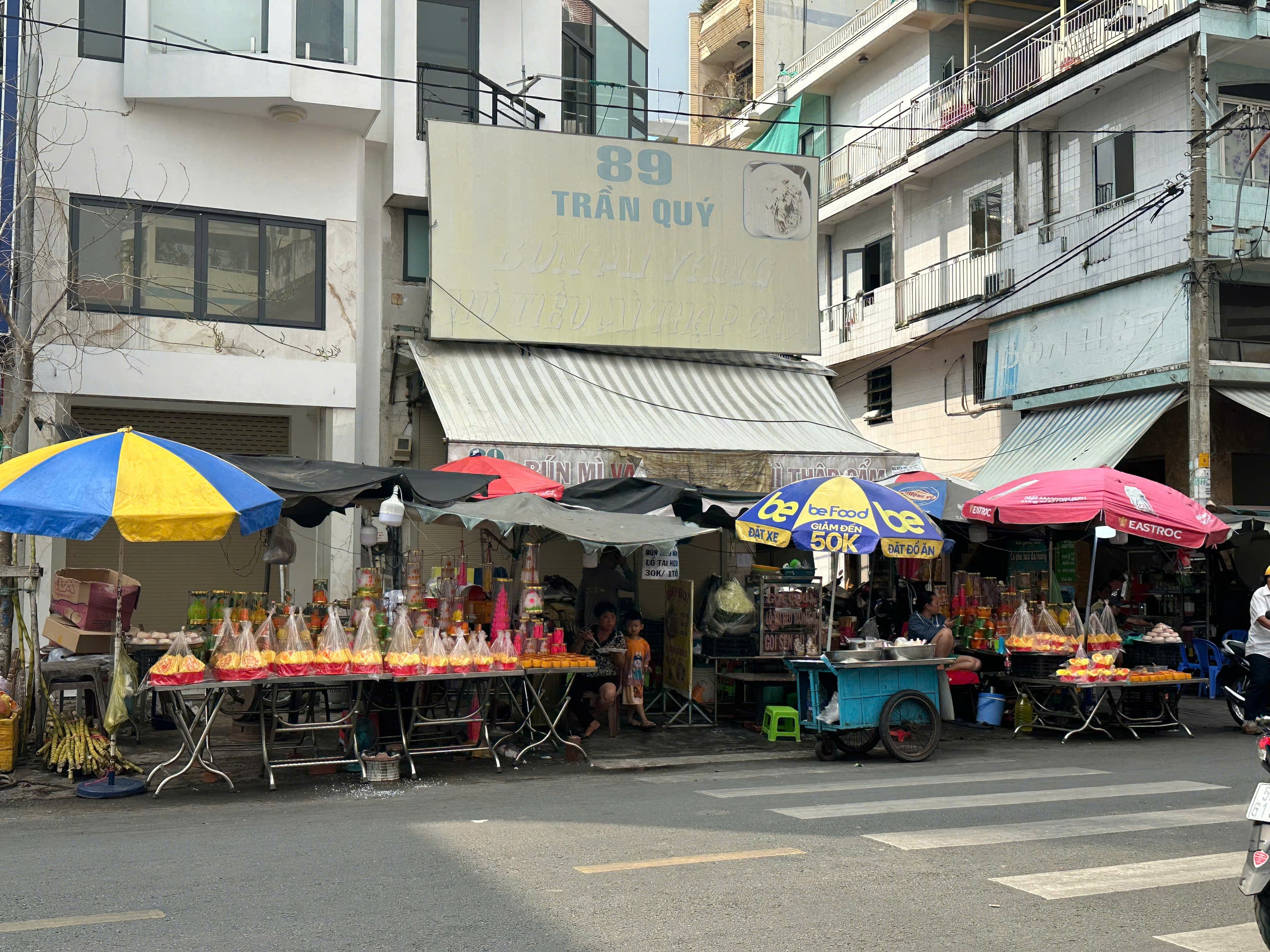 VIDEO: B&aacute;nh tổ, b&aacute;nh đ&agrave;o ti&ecirc;n, &ldquo;cỗ online&rdquo;&hellip; thưa kh&aacute;ch ng&agrave;y rằm th&aacute;ng Gi&ecirc;ng- Ảnh 1.