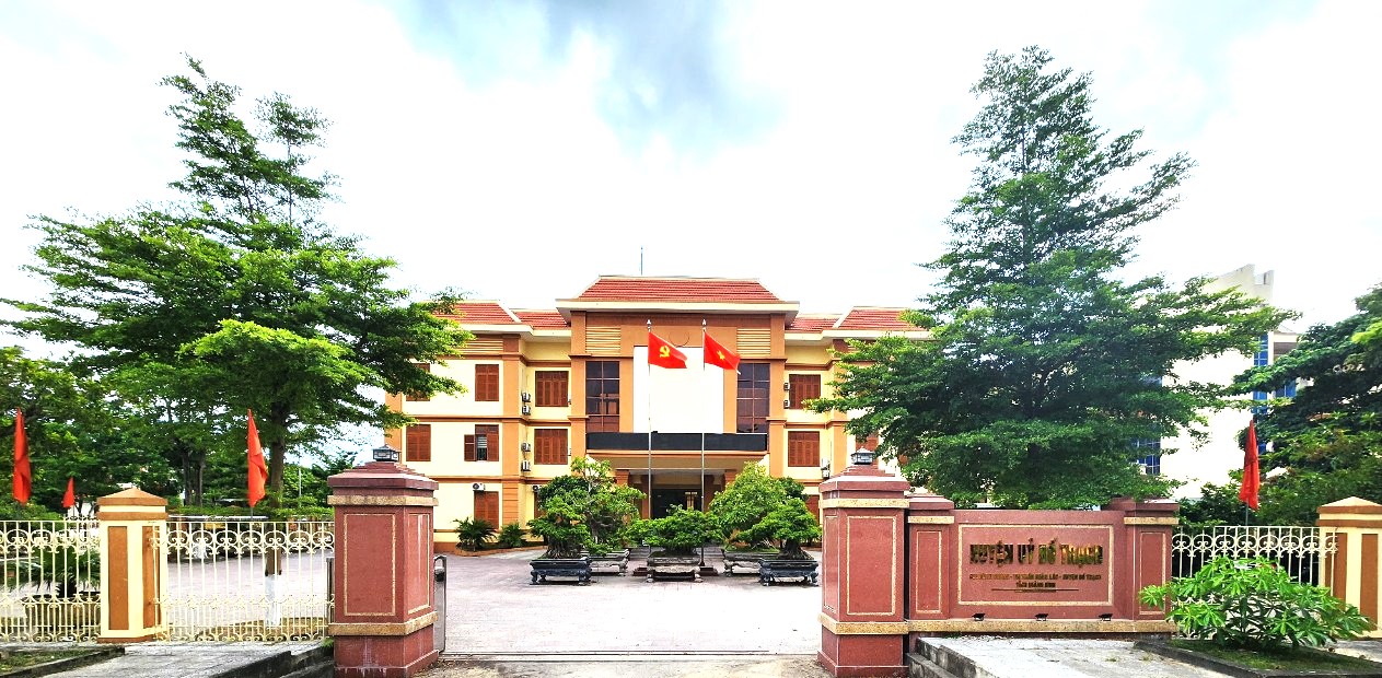 Th&ecirc;m một Ủy vi&ecirc;n Thường vụ huyện c&ugrave;ng 14 c&aacute;n bộ đệ đơn xin nghỉ hưu sớm ở Quảng B&igrave;nh- Ảnh 1.