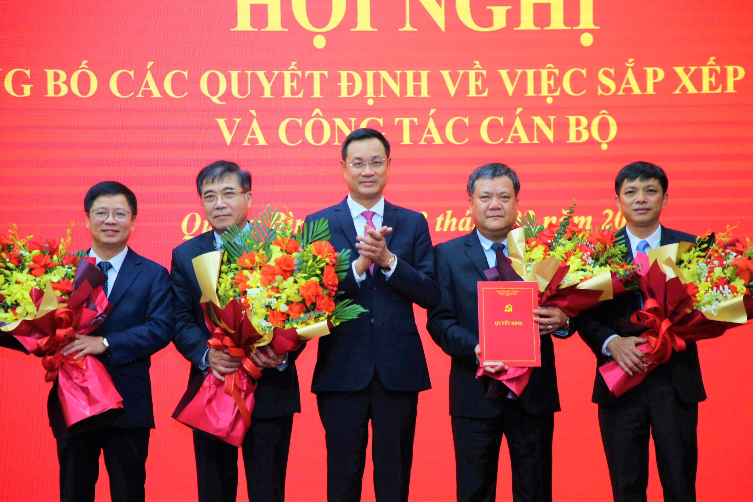 Quảng B&igrave;nh: Kiện to&agrave;n bộ m&aacute;y, điều động bổ nhiệm nhiều nh&acirc;n sự chủ chốt- Ảnh 2.
